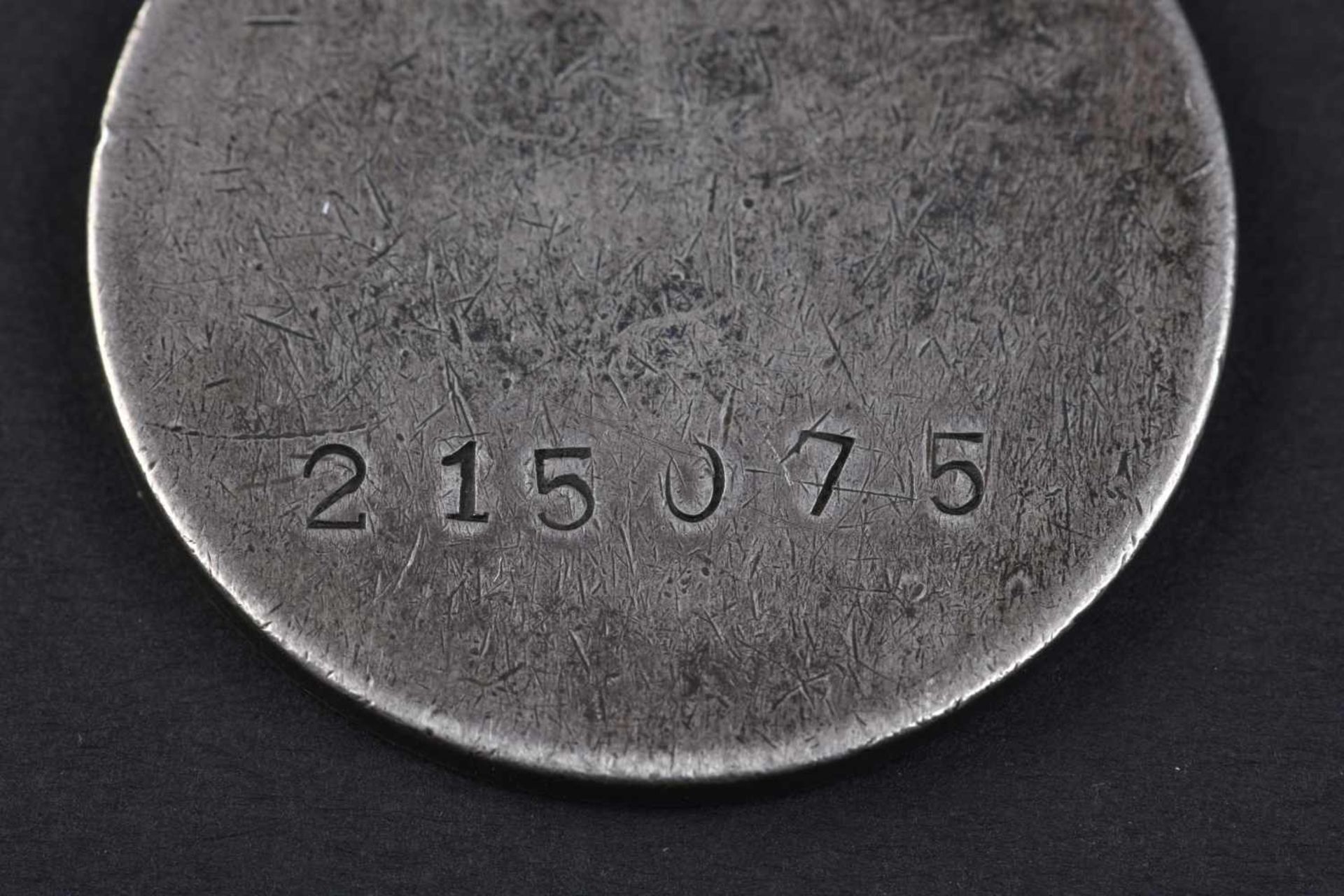 Médaille pour la Bravoure n° 215075, attribuée le 16 mars 1943, au sergent transmetteur PLAKSIN - Bild 3 aus 3