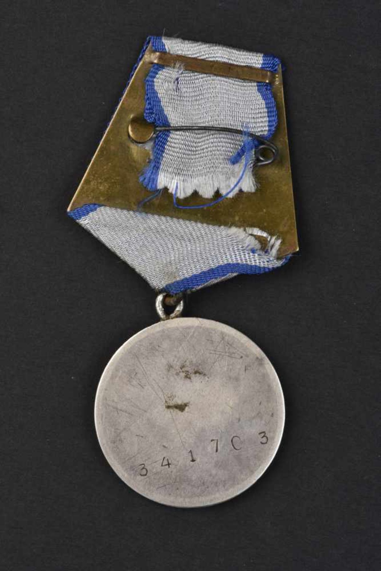 Médaille pour la Bravoure n° 341703, attribuée le 30 juin 1943, au sergent pontonnier FEDOTOV - Bild 2 aus 3