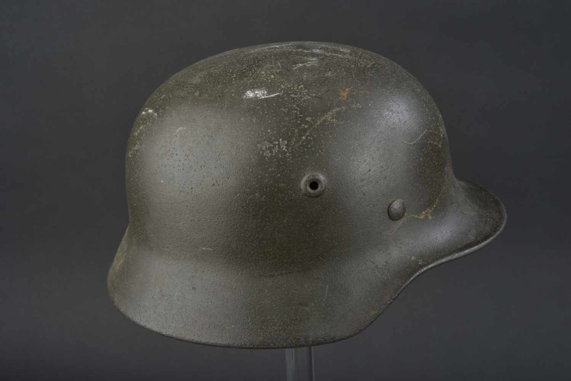 Casque allemand Coque de casque modèle 40, code fabricant et numéro de lot illisible. Peinture quasi - Bild 3 aus 4