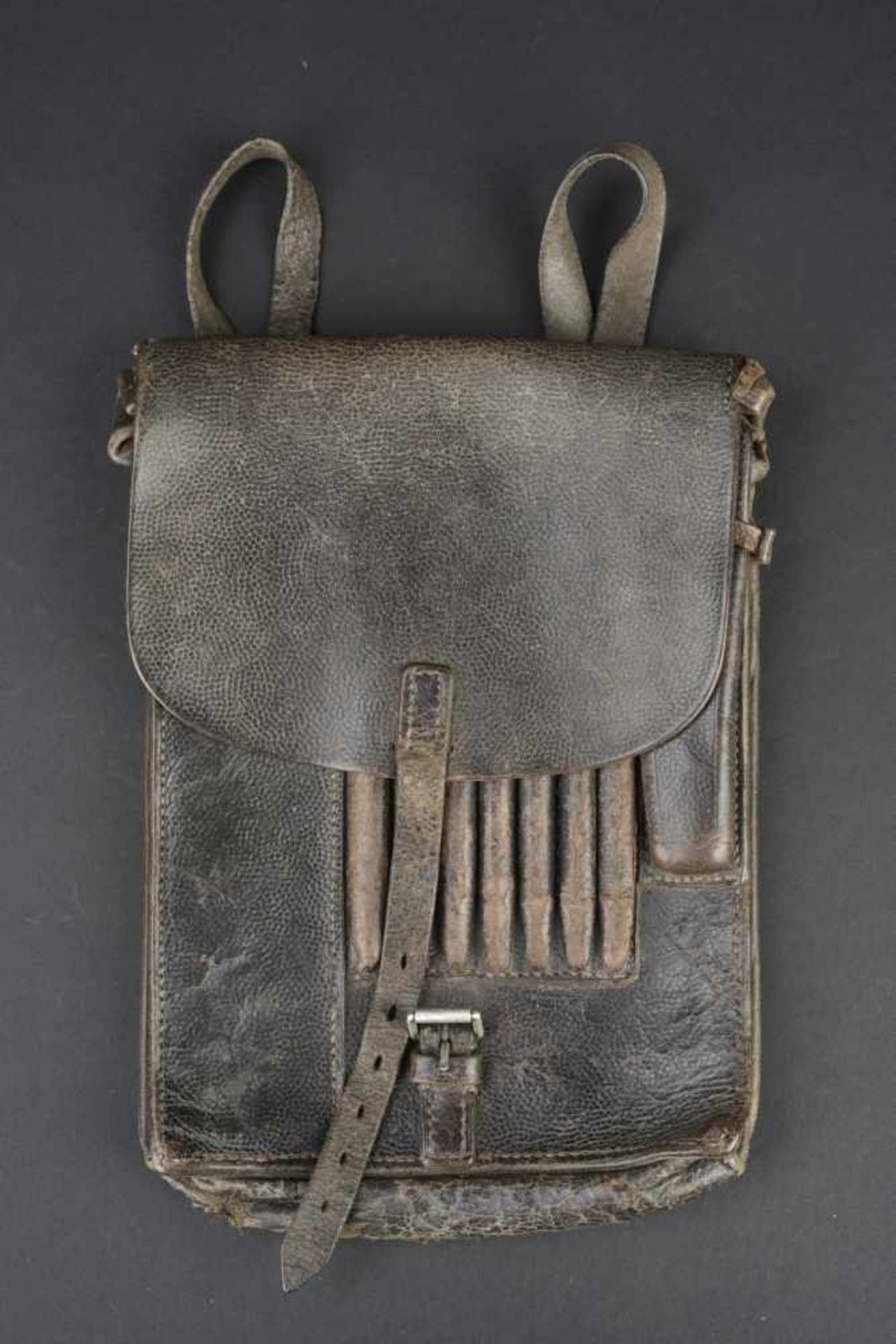 Porte carte de la Heer En cuir noir, complet. Marquages fabricant présent mais illisible, daté 1939.