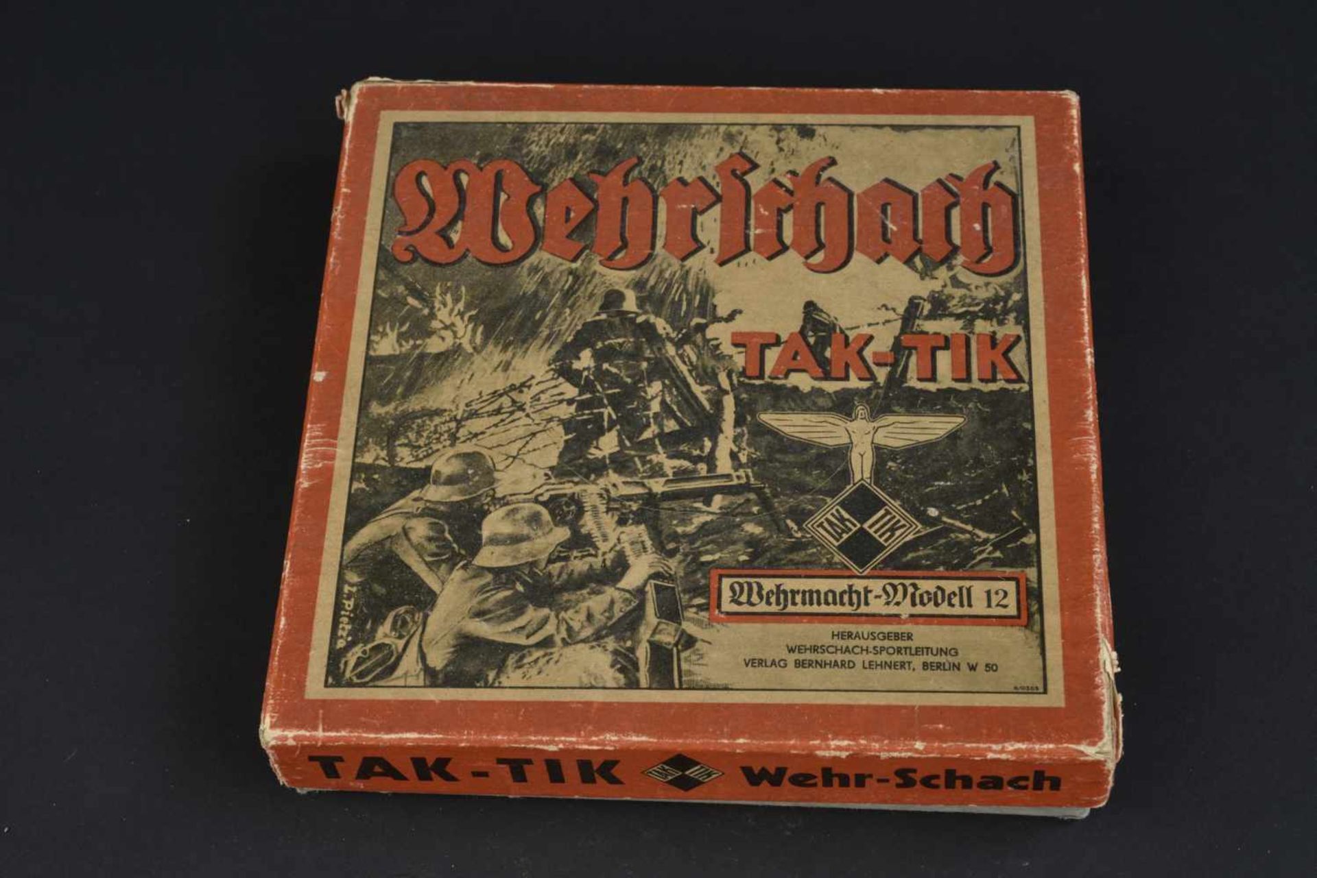 Jeu de la Wehrmacht TAK TIK Boite en carton, complète, quelques manques et marques d'usures. Jeu