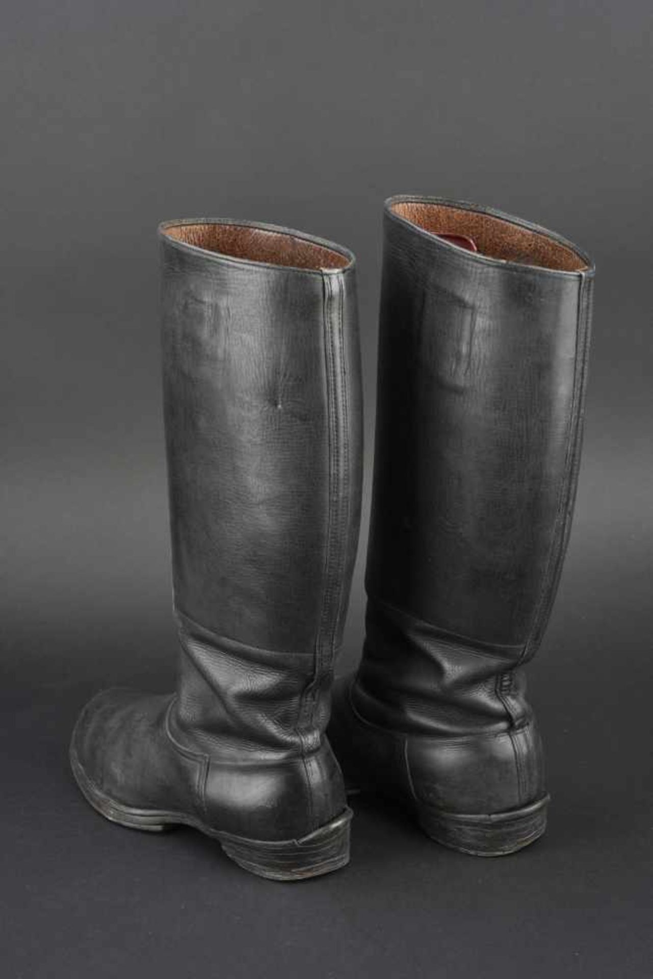 Bottes allemandes En cuir noir, semelles lisse, rajout d'une pièce en cuir au niveau du talon, - Bild 4 aus 4