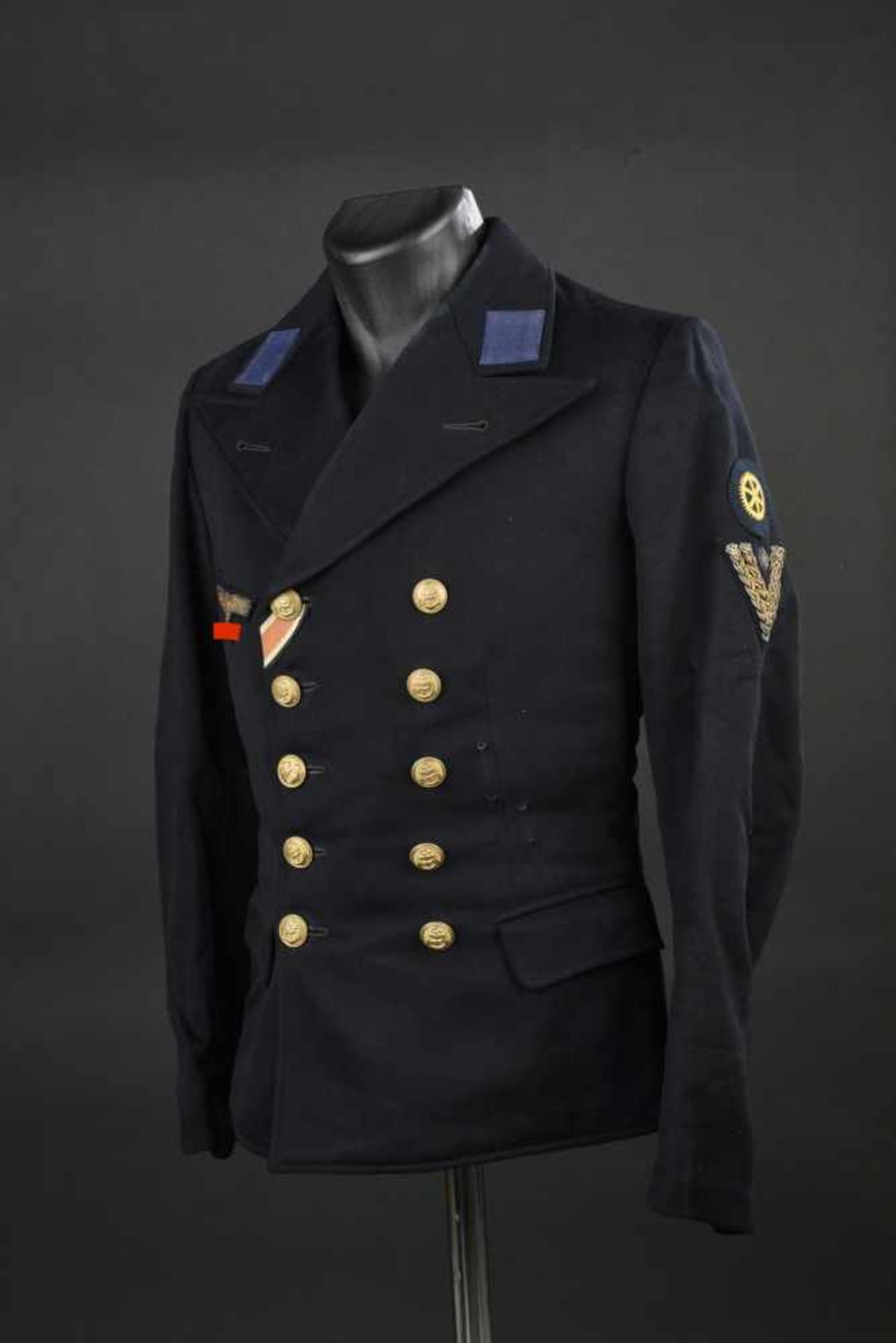 Paletot de quartier maître mécanicien de la Kriegsmarine En drap bleu marine, tous les boutons dorés