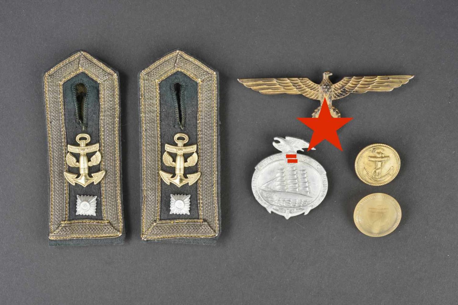 Ensemble d'accessoires d'uniforme de l'artillerie côtière Comprenant une paire de patte d'épaule