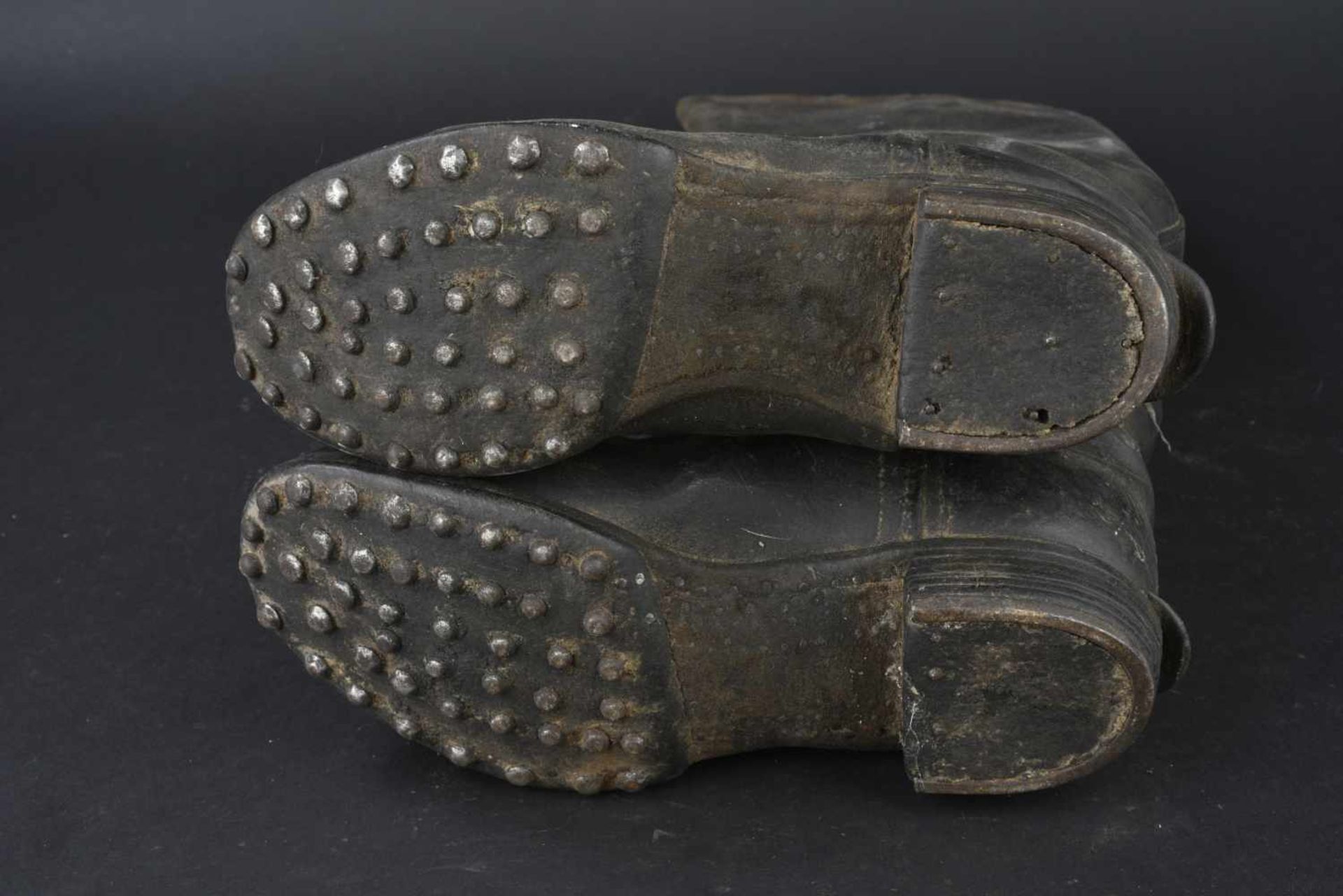 Botte type cavalerie Tige haute, en cuir noir, pièce en cuir au-dessus du talon. Marquages - Bild 4 aus 4