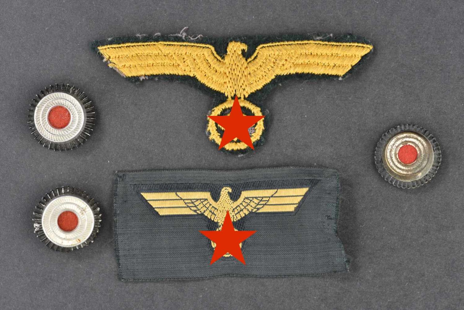 Ensemble d'accessoires d'uniforme de l'artillerie côtière Comprenant un aigle de poitrine brodé