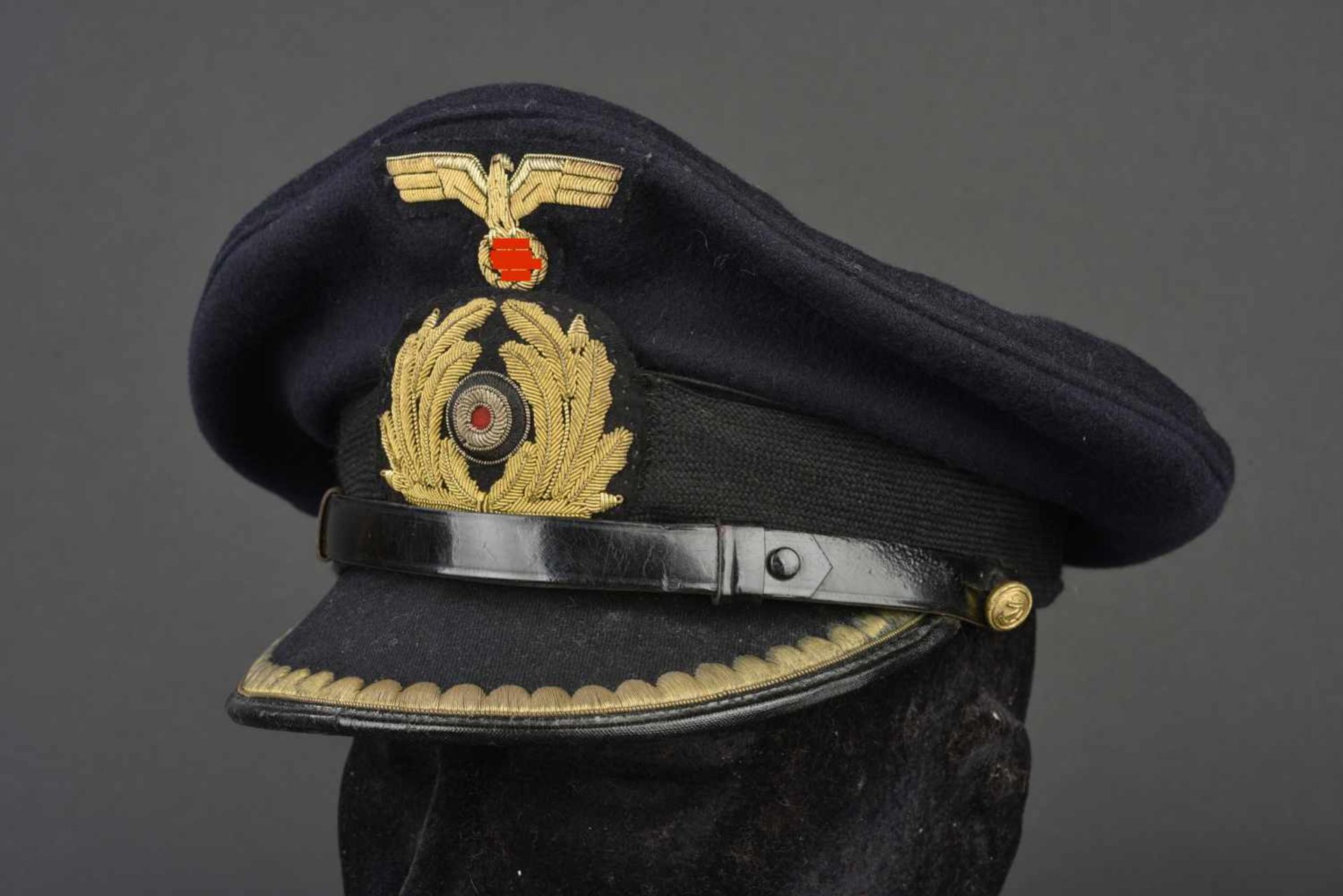 Casquette d'officier subalterne de la Kriegsmarine En drap bleu marine, fausse jugulaire en cuir. - Bild 4 aus 4