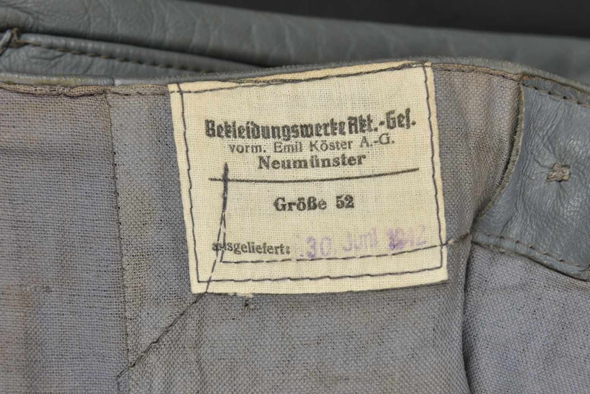 Pantalon en cuir gris de la Kriegsmarine En cuir gris, tous les boutons sont présents. Etiquette - Bild 3 aus 4