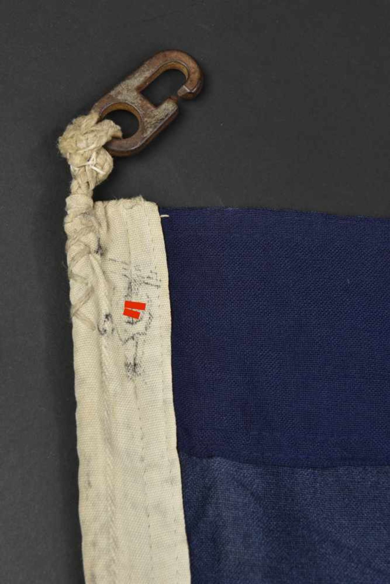 Drapeau de signalisation de la Kriegsmarine En tissu coton bleu/blanc/rouge. Les cordons de fixation - Bild 3 aus 4