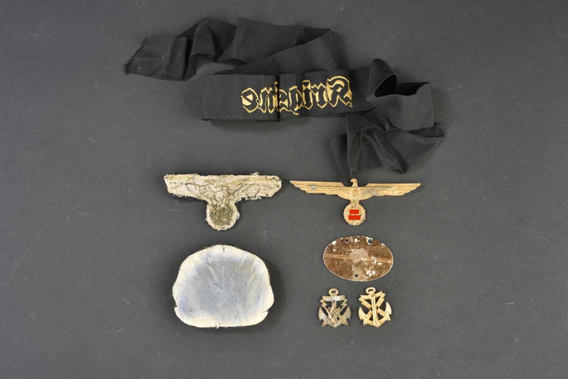 Ensemble d'accessoires d'uniformes d'officier de la Kriegsmarine Comprenant une cocarde en - Bild 2 aus 2