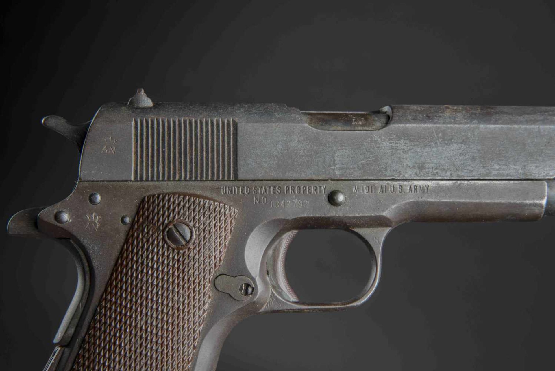 Pistolet Colt 45 neutralisé Catégorie C9 Arme présentant quelques marques d'usures et d'oxydation. - Bild 3 aus 4
