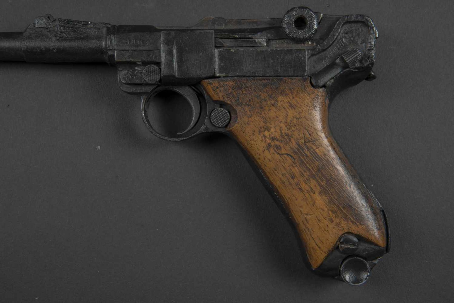 Pistolet Luger Artillerie neutralisé Catégorie C9 Pièce de fouille, numéro 9064, plaquette - Bild 4 aus 4