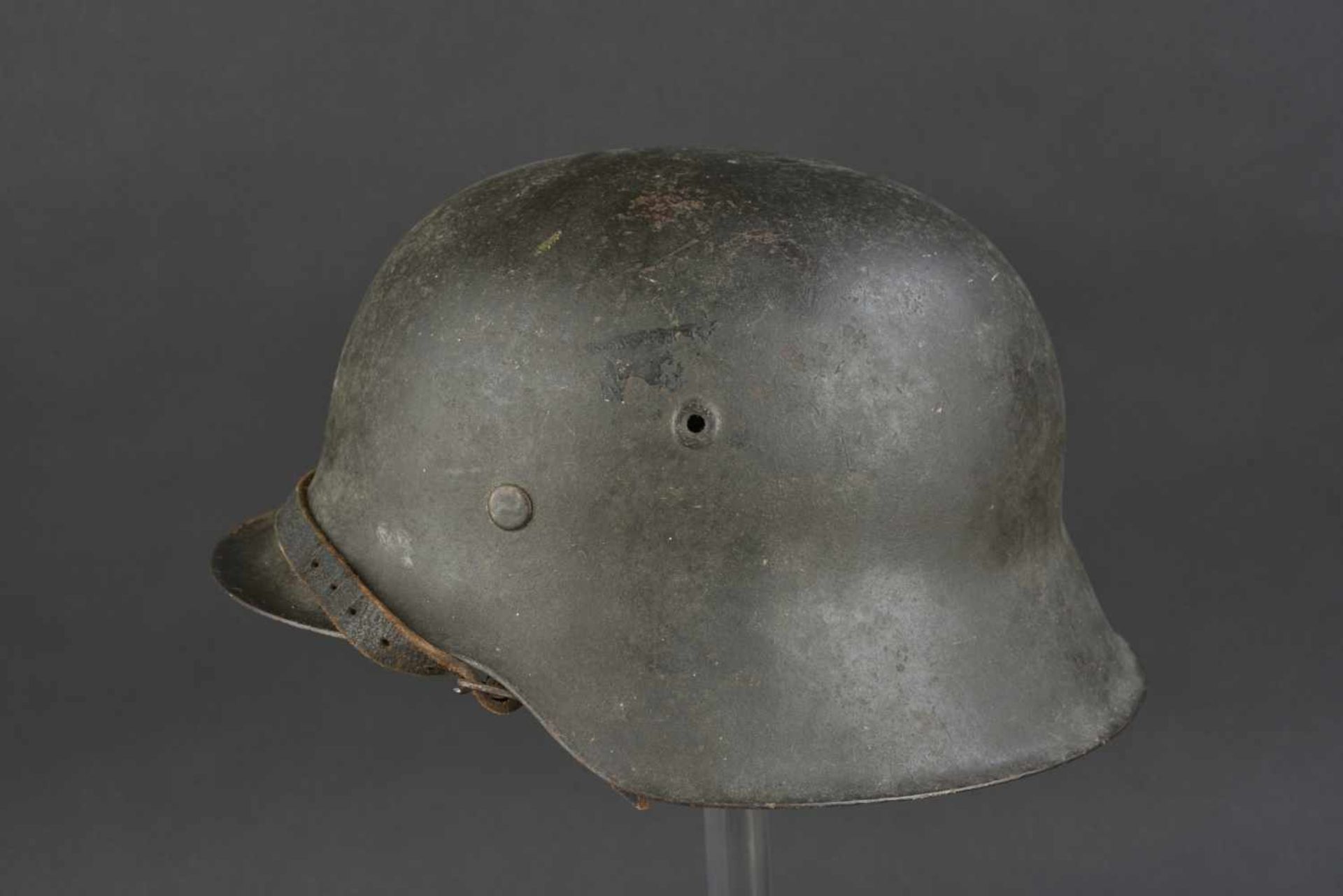 Casque Waffen SS nominatif Modèle 42, peinture à 90%, fabrication NS 64, numéro D464. Intérieur - Bild 4 aus 4