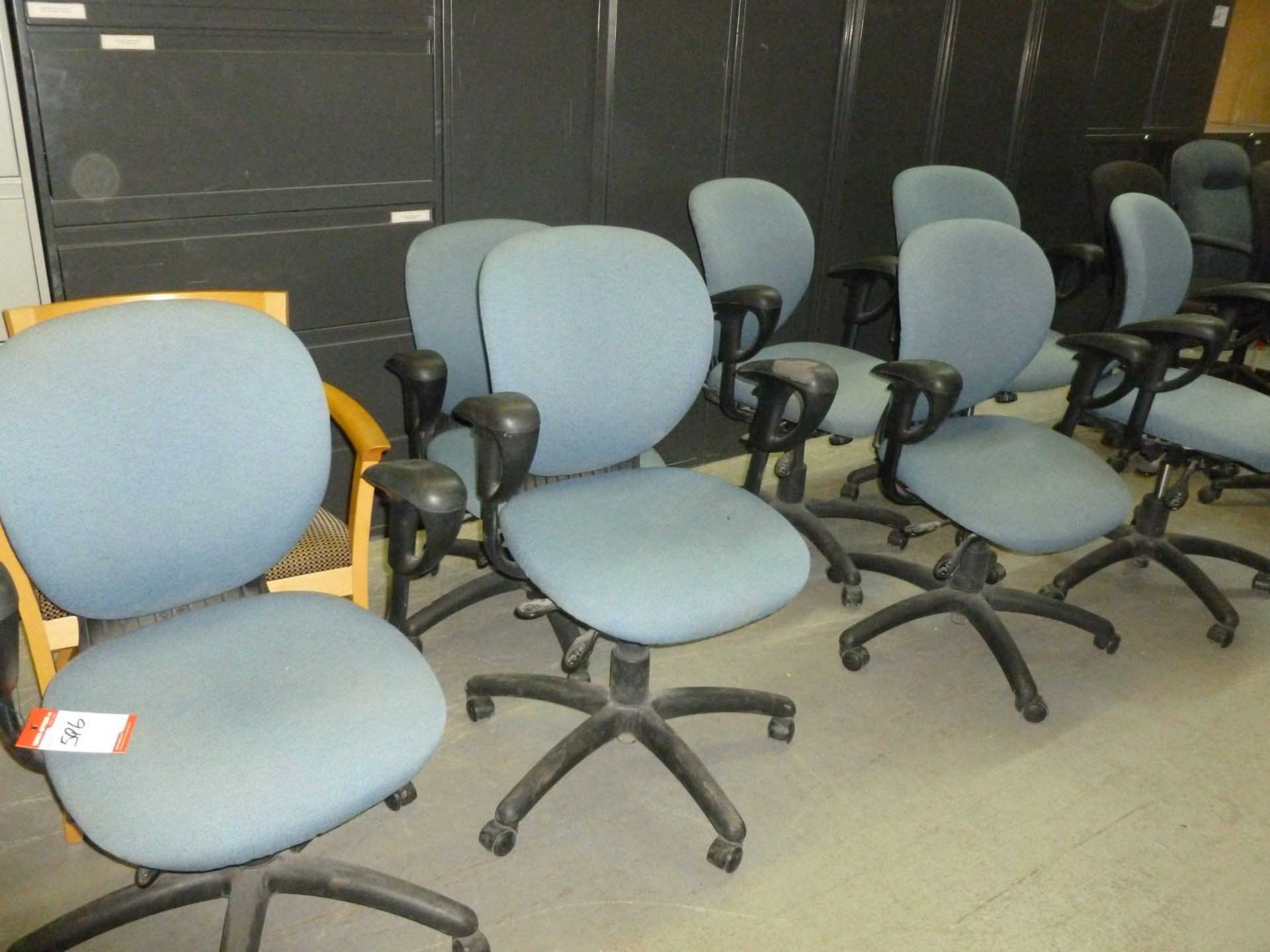 FABRIC ADJUSTABLE DESK CHAIRS X 7PCS - Image 4 of 4