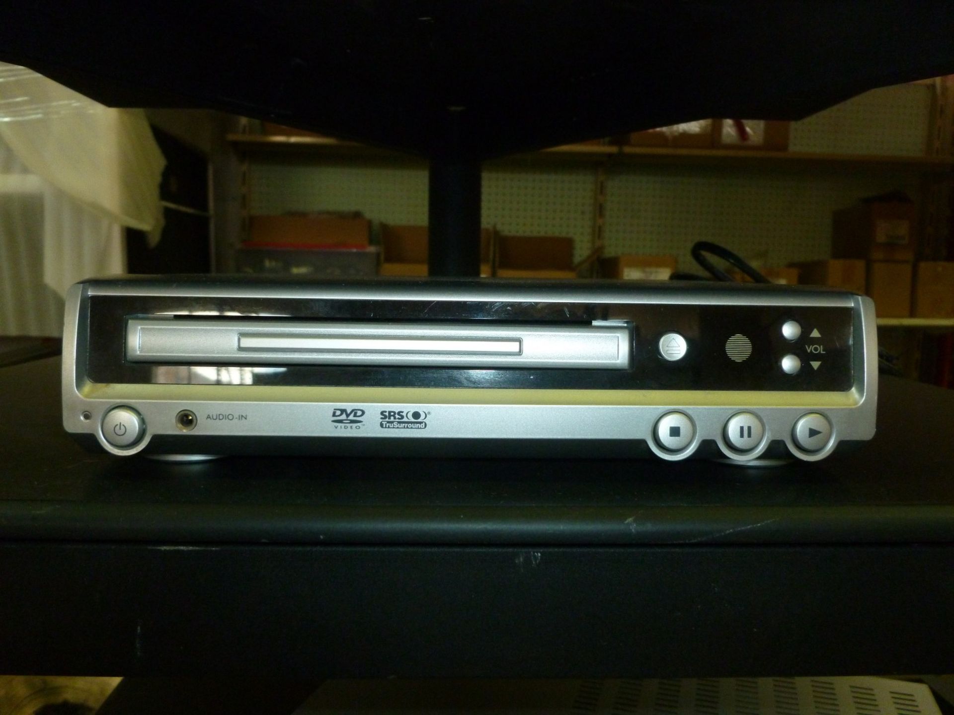 TECHNICS SL-1600MK2 RECORD PLAYER; AKAI DVD PLAYER; NEXTECH RECEIVER/DVD PLAYER - Image 5 of 6