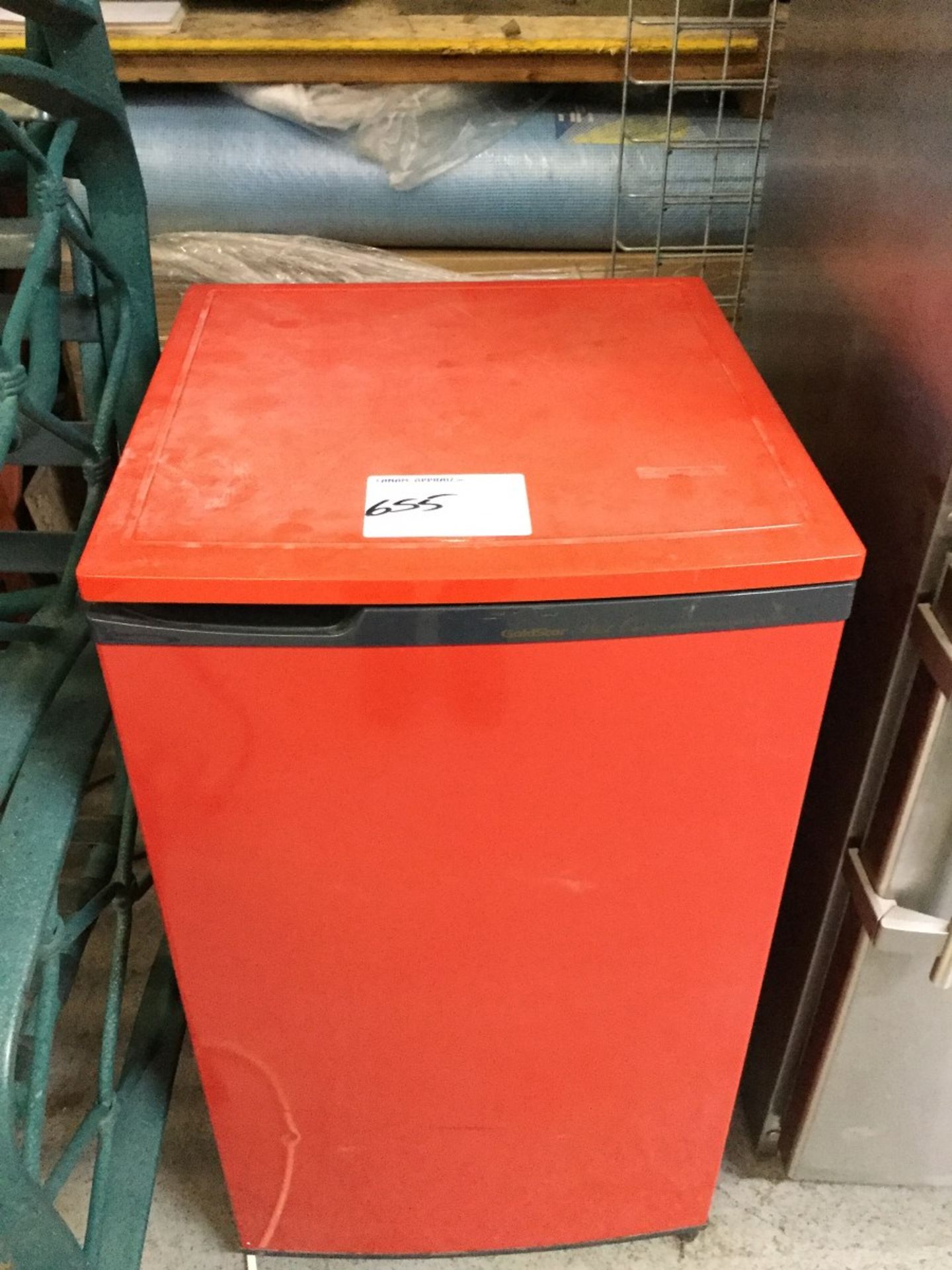 RED GOLDSTAR REFRIGERATOR - MODEL # GR-131HGS