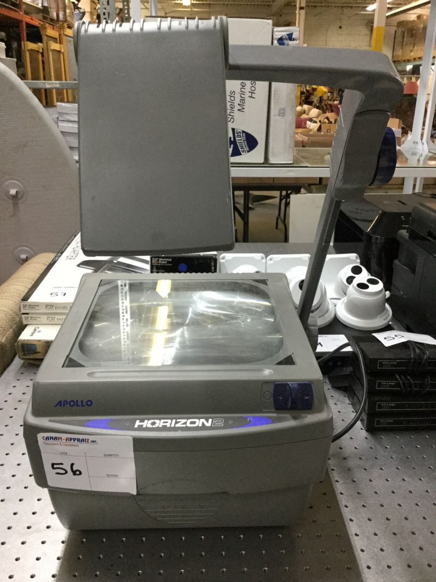 APOLLO HORIZON 2 OVERHEAD PROJECTOR. MODEL NO. 16000. S/N: 0302024763