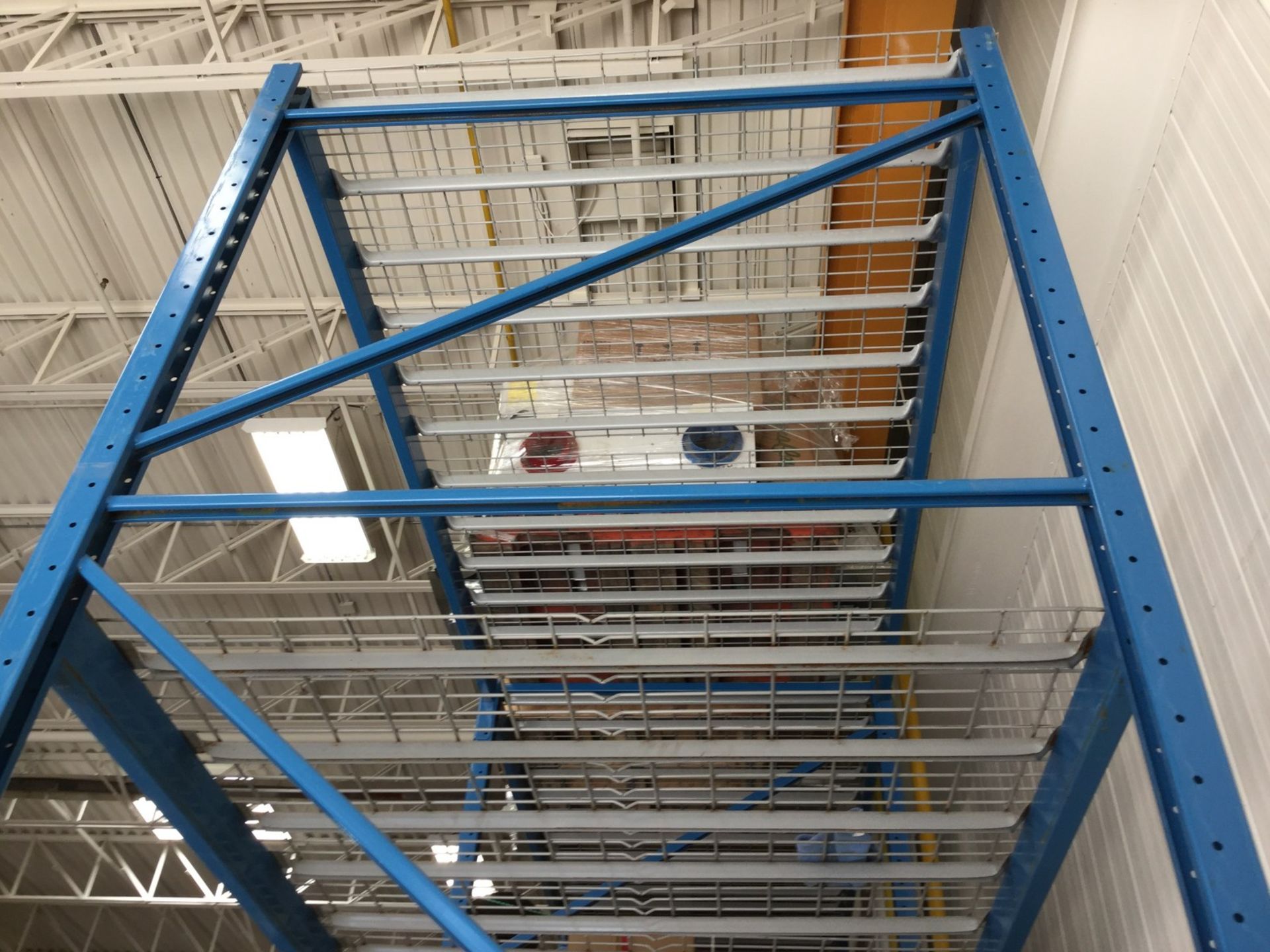 9 SECTION - BLUE READY RACK 8' X 5' X 12' W/MESH - Image 2 of 3