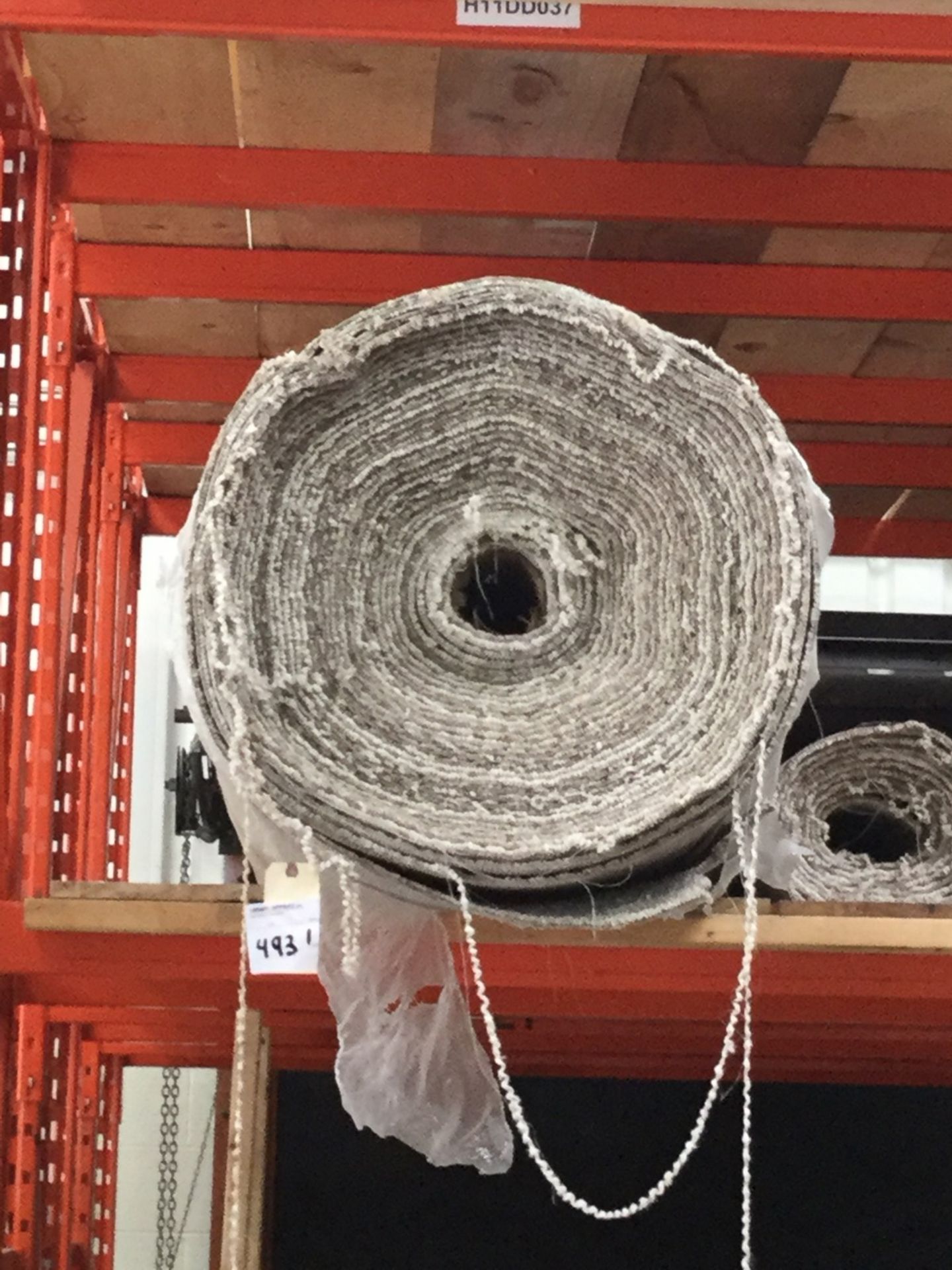 1 X LARGE ROLL OF CARPET