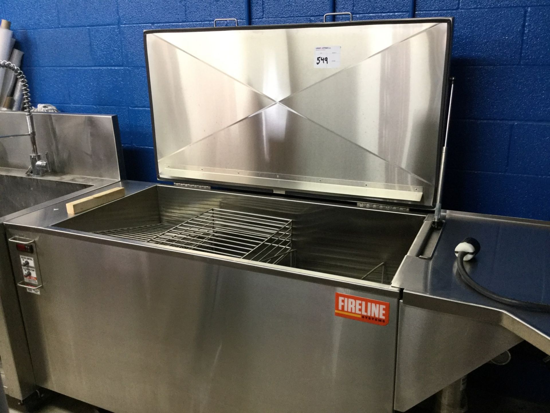 1 X ULTRASONIC INTERNATIONAL - FIRELINE SYSTEMS -WASH BAY & DRYER - MODEL # APC4800 CART