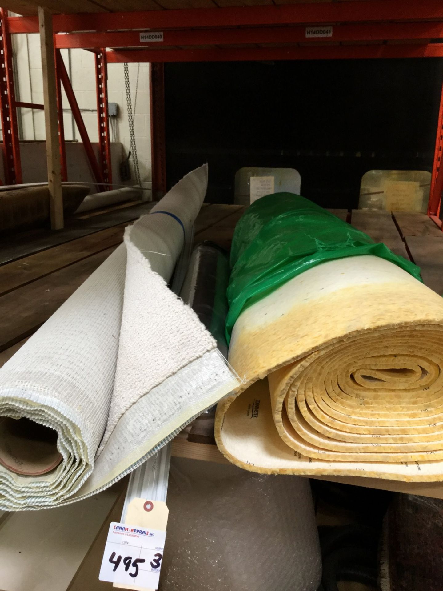 MIXED LOT -- 1 X ROLL OF UNDERLAY; 1 X ROLL OF CARPET - Image 2 of 2