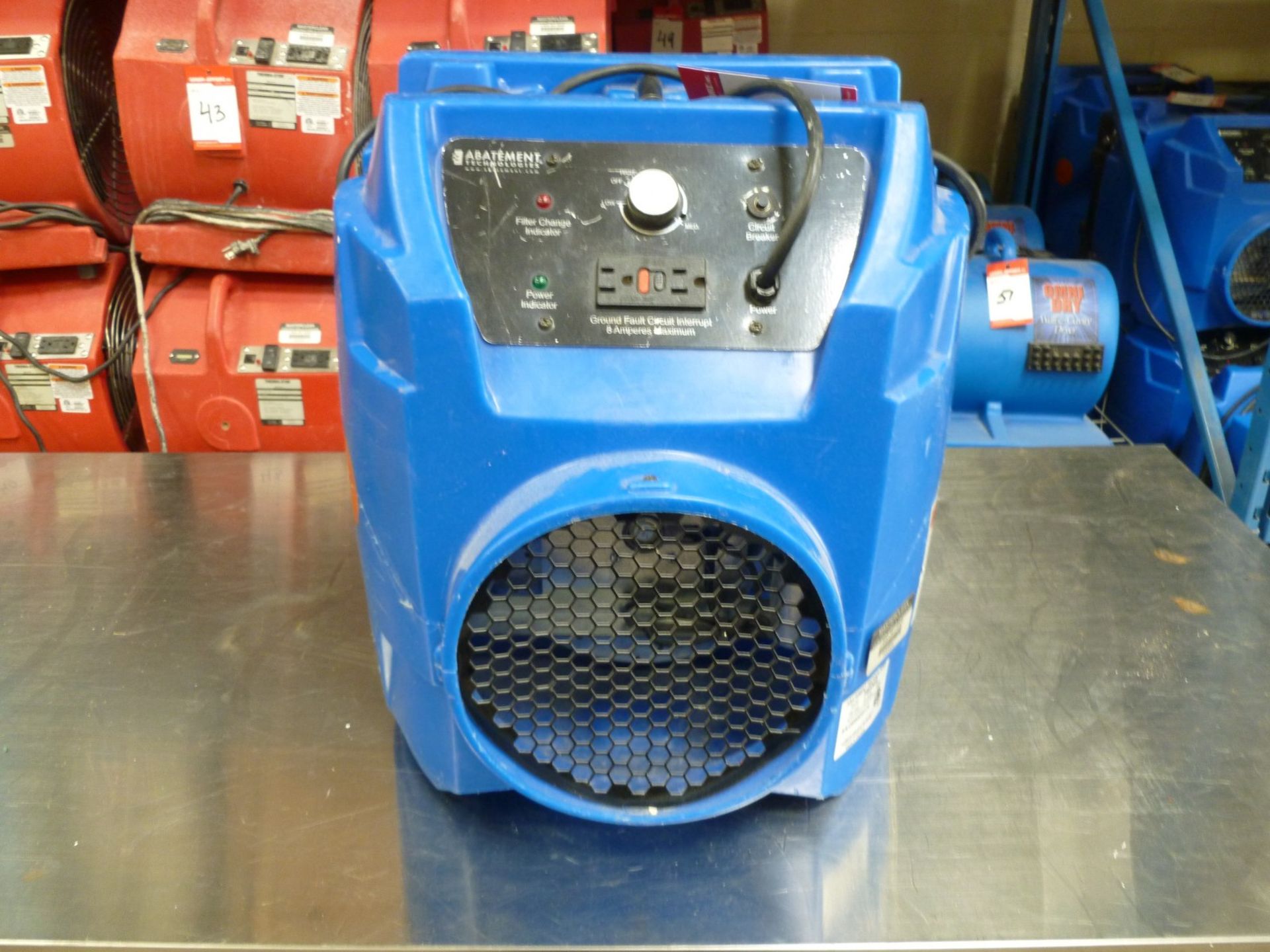 1 X ABATEMENT TECHNOLOGIES - PREDATOR 600 PORTABLE AIR SCRUBBER - MODEL # PRED600 - 120V/60HZ/12AMP