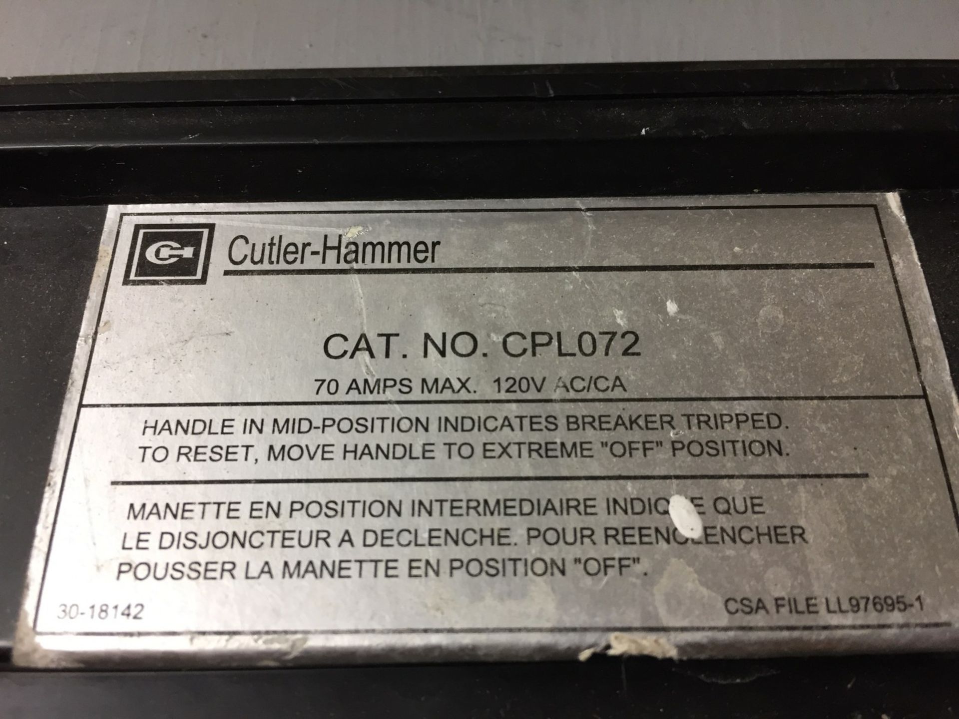 1 X CUTLER HAMMER - CIRCUIT BREAKER/TRANSFORMER 240-120V W/ 8 OUTLETS - Image 4 of 4