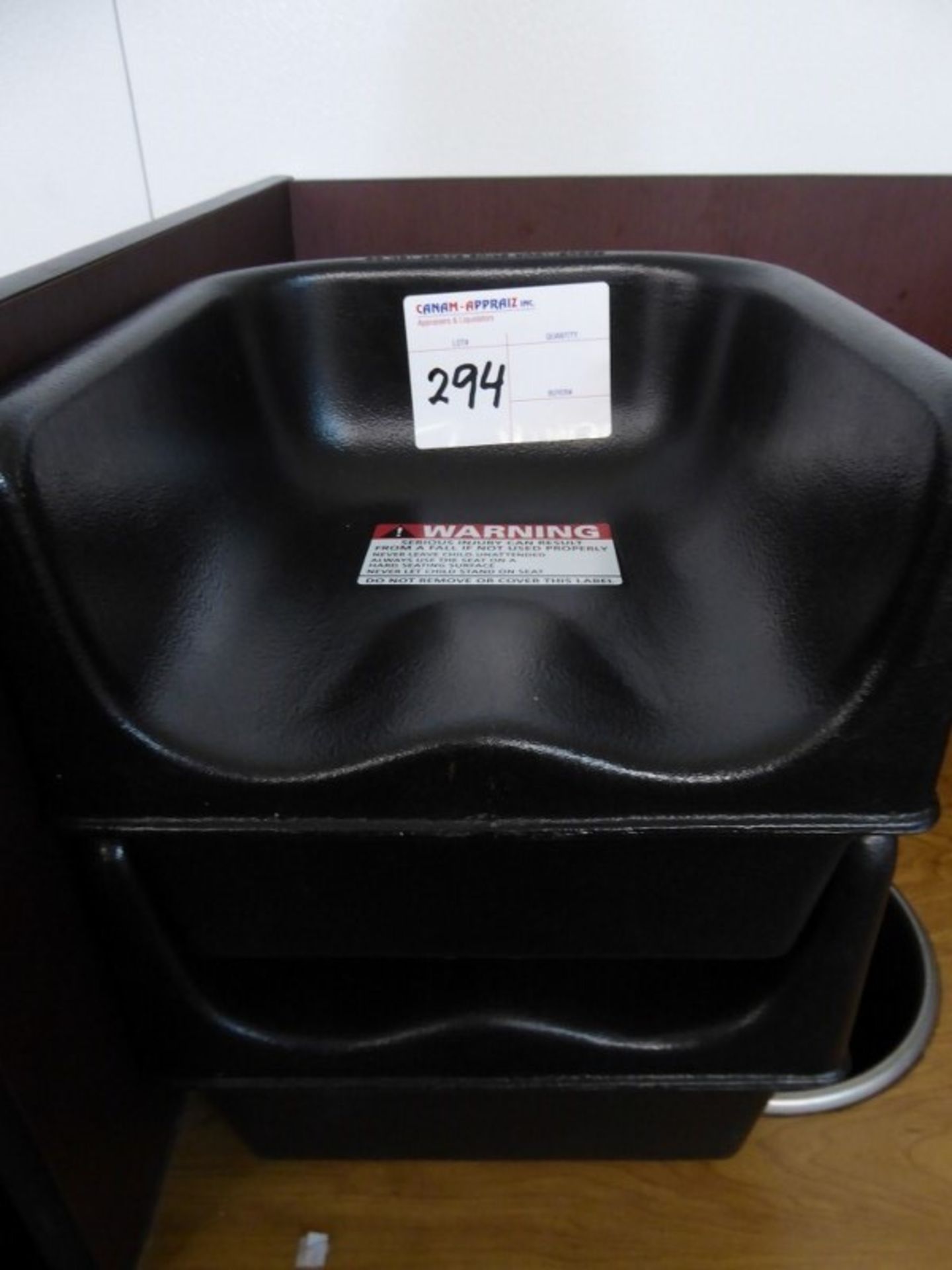 BOOSTER SEATS - BLACK PLASTIC - X 2PCS
