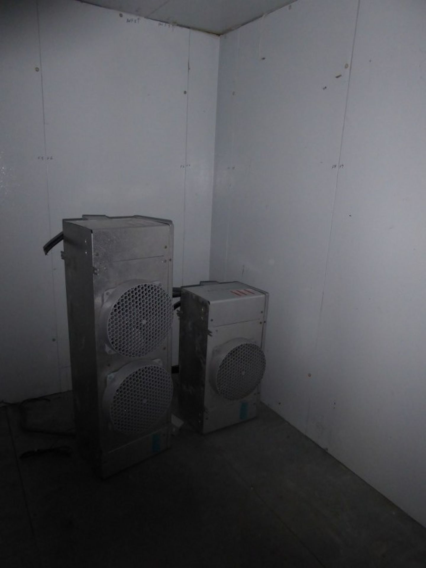 CURTIS REFRIGERATION -12' X 10' INSULATED WALK IN FREEZER (10'x5.5') /REFRIGERATOR (10'x6') COMBO - Image 7 of 14