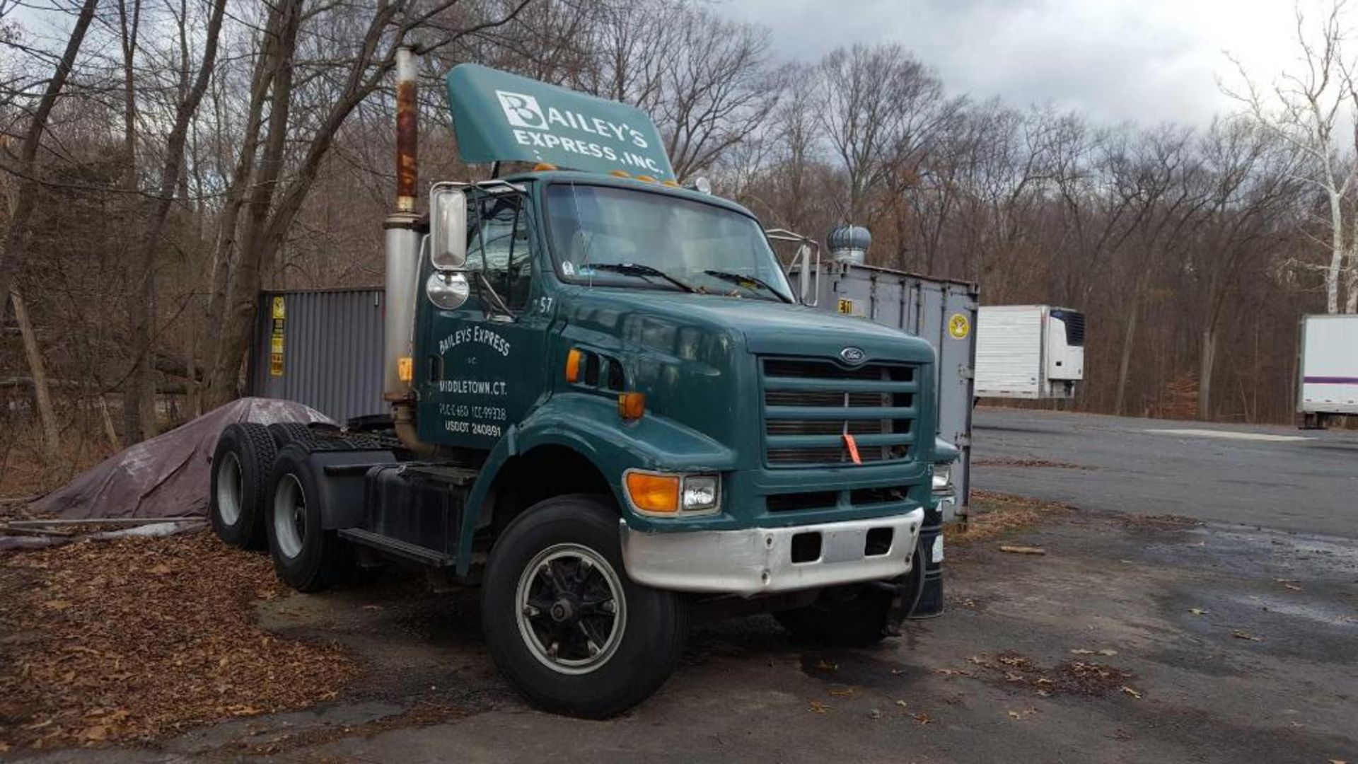 1998 Ford LNT9000 tractor with Cummins N14-350HP Diesel motor, Eaton Fuller 10 spd trans, Neway Air