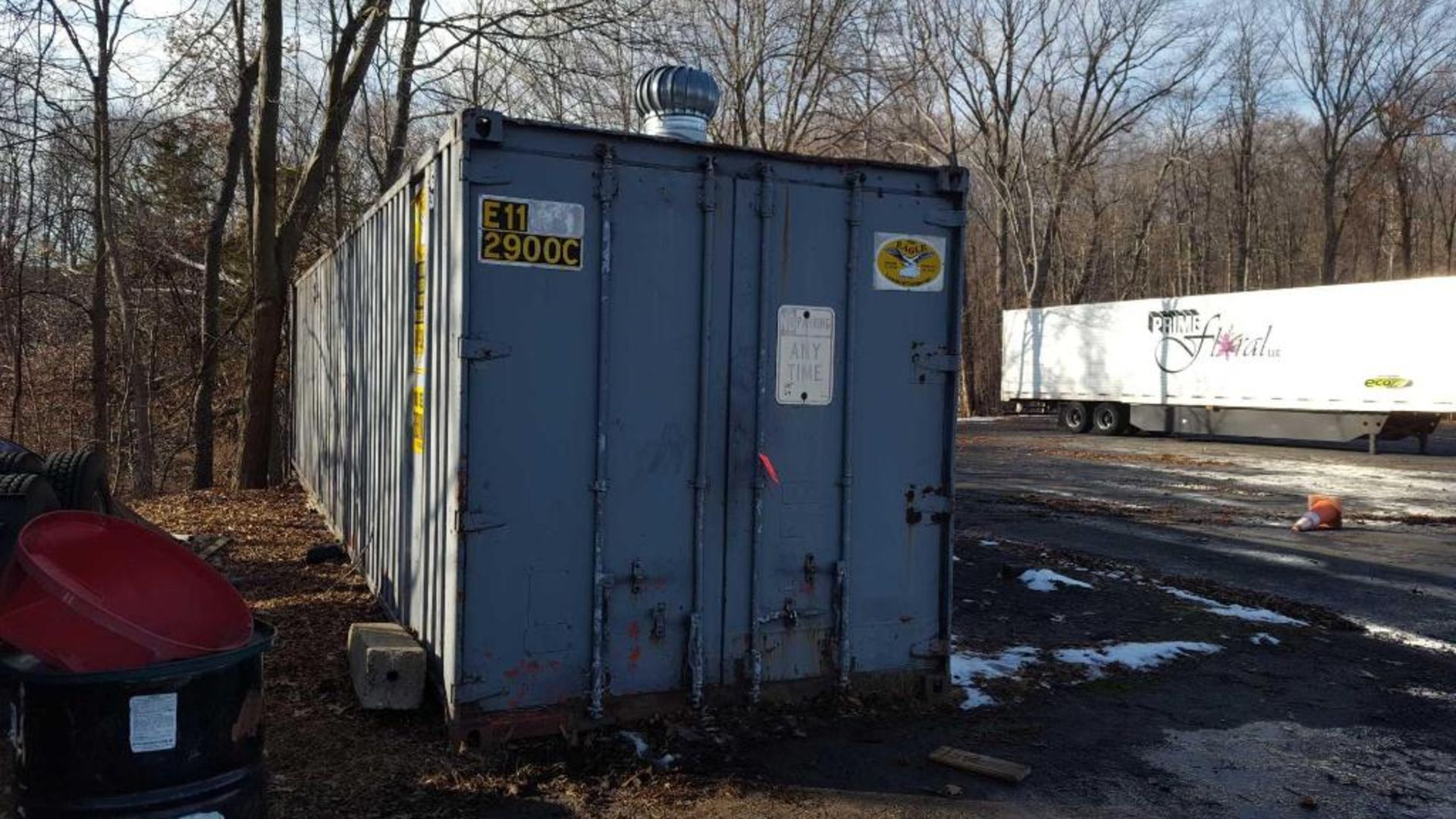 8'x 8' x 40'+/- metal shipping container, no contents - late delivery - Image 2 of 3