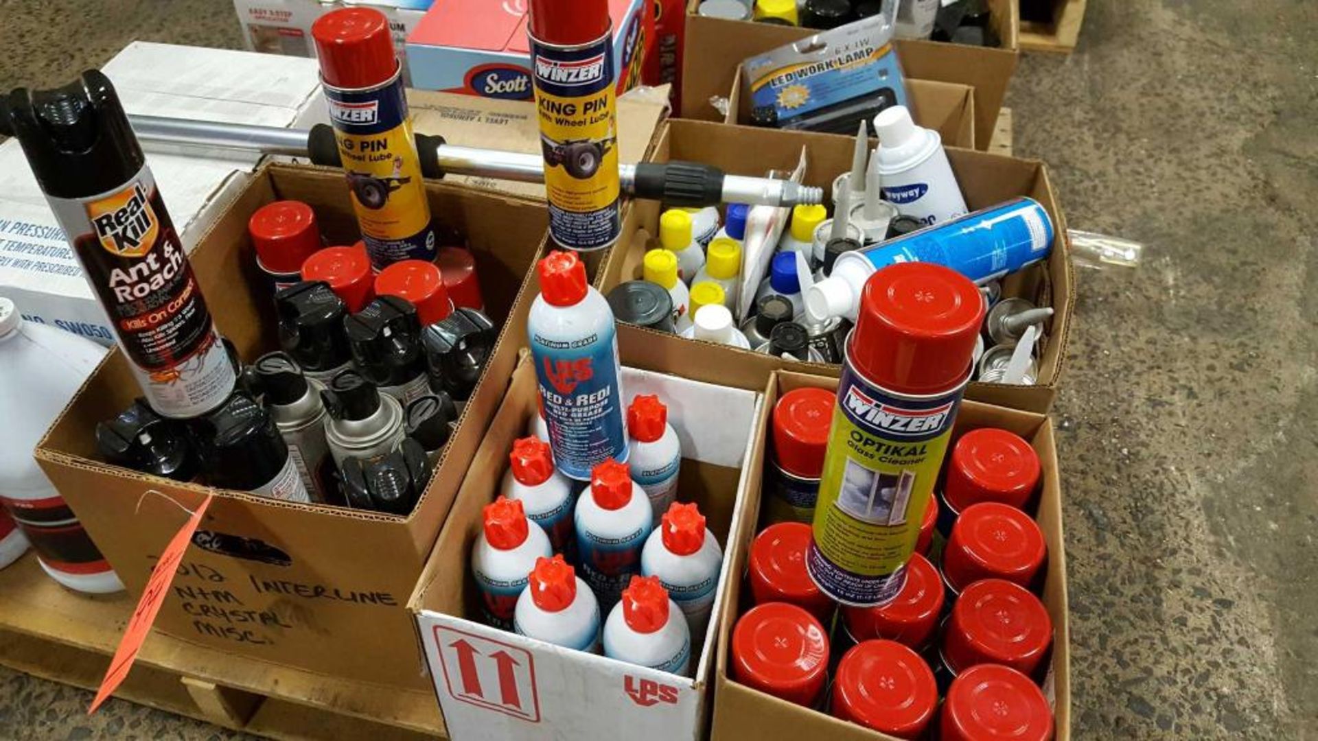 Lot of assorted (100 +) cans automotive sprays - Image 2 of 4