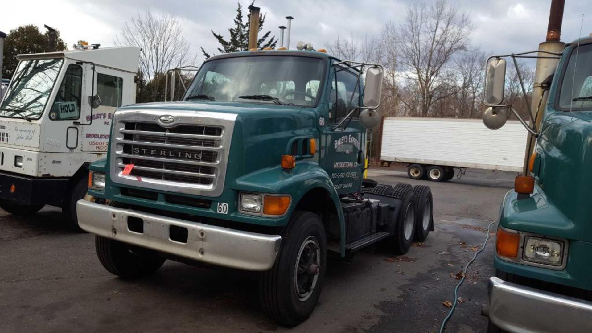 2000 Sterling LT 9501 tractor with Cummins N14-435 Diesel motor, Eaton Fuller 10 spd trans, Sterling - Image 2 of 4