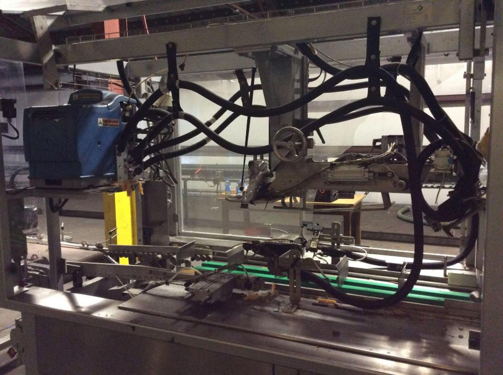 Meypack Wraparound Case / Tray Packer, mn VP451, sn 9439, capable of 30 trays / cases per minute max - Image 3 of 10