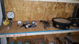 Lot of assorted pressure gages