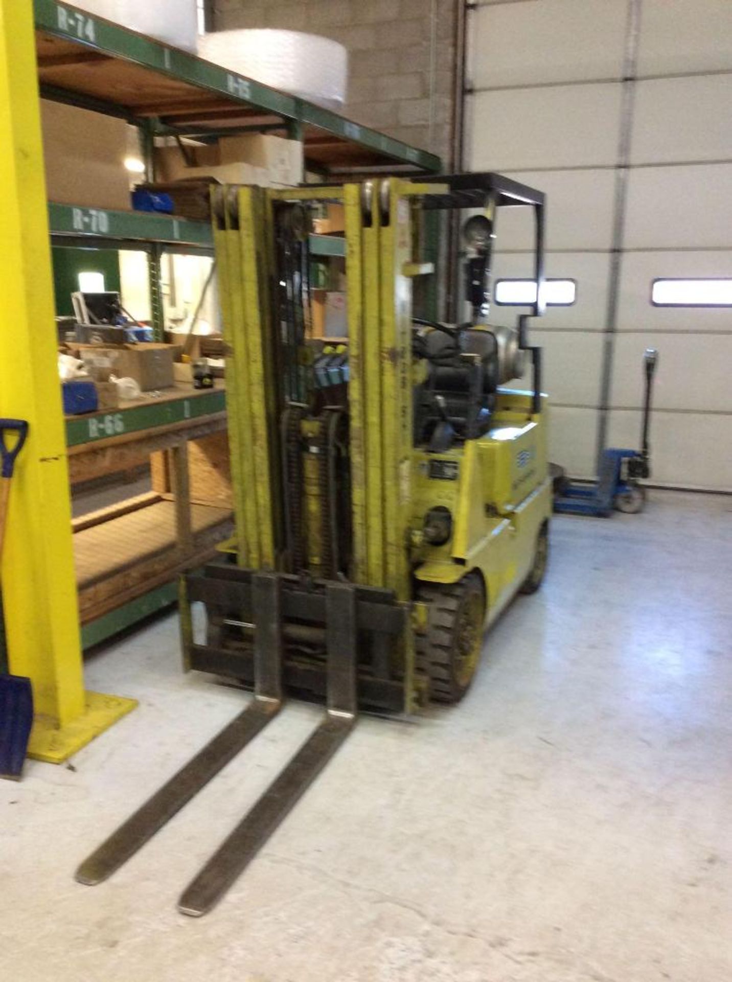 Mitsubishi FGC20, 4,000# capacity forklift, LPG powered, 3 stage mast, 171" ht capacity, fork attach - Image 2 of 2