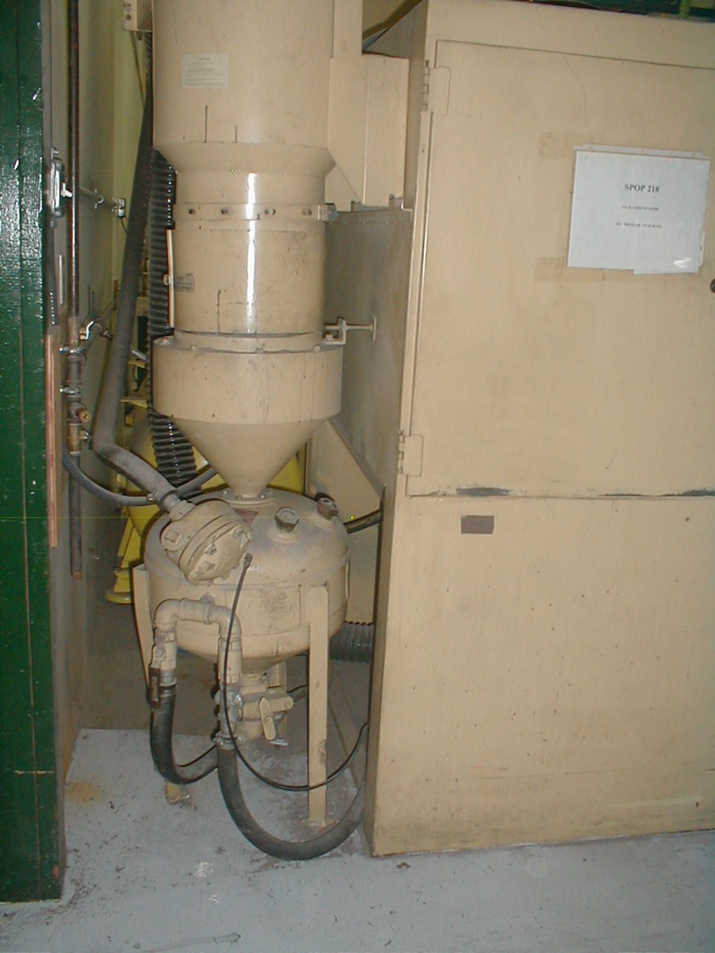 Empire PF-3648 pressure type blasting cabinet, Sn: 6503, w/Profinish DCM-200 dust collection system, - Image 6 of 6