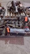 Lot of assorted hydraulic bottle jacks, porta-power jacks, 4" vise, and hydraulic hose