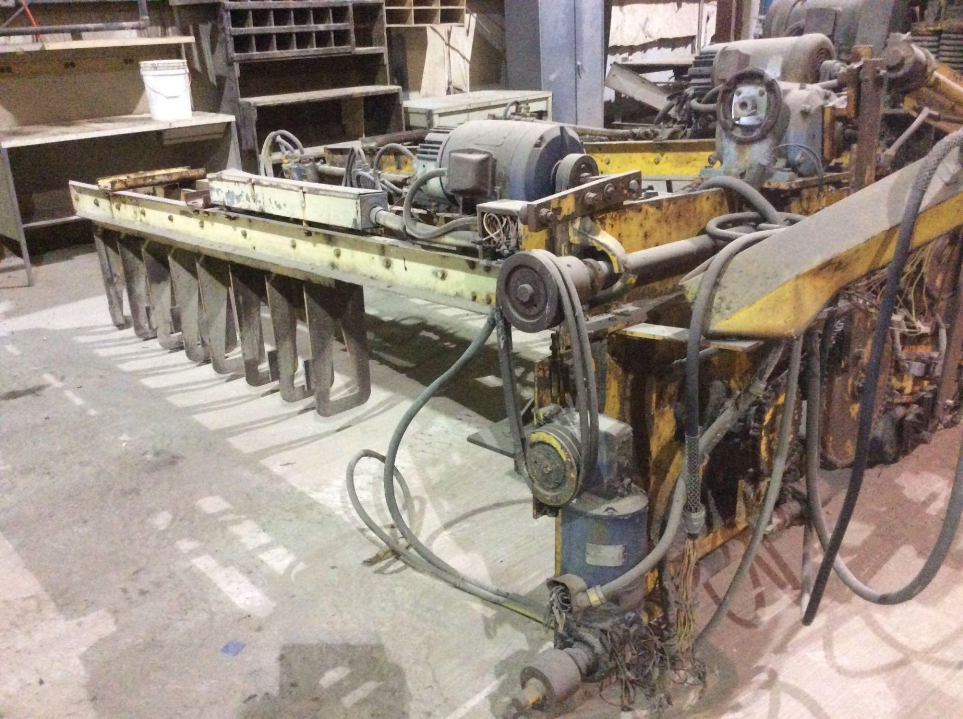 Besser V3-12 Deep pallet cement block machine, 261/2" x 261/2" pallet cap, with feeders/conveyors - Image 5 of 5