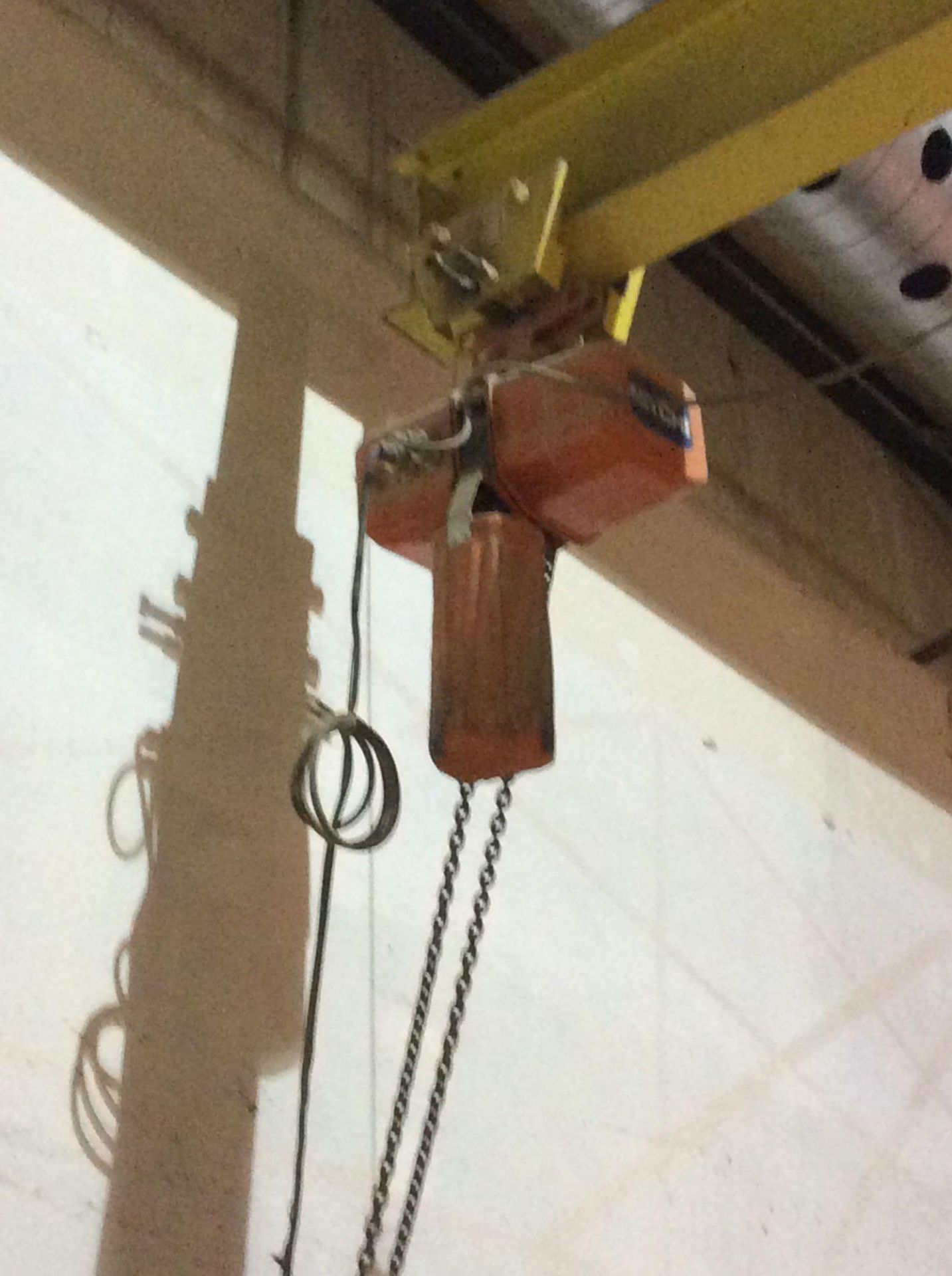 North American 2-ton capacity swing-arm overhead crane system with Nitchi 2-ton electric winch and c - Image 2 of 2