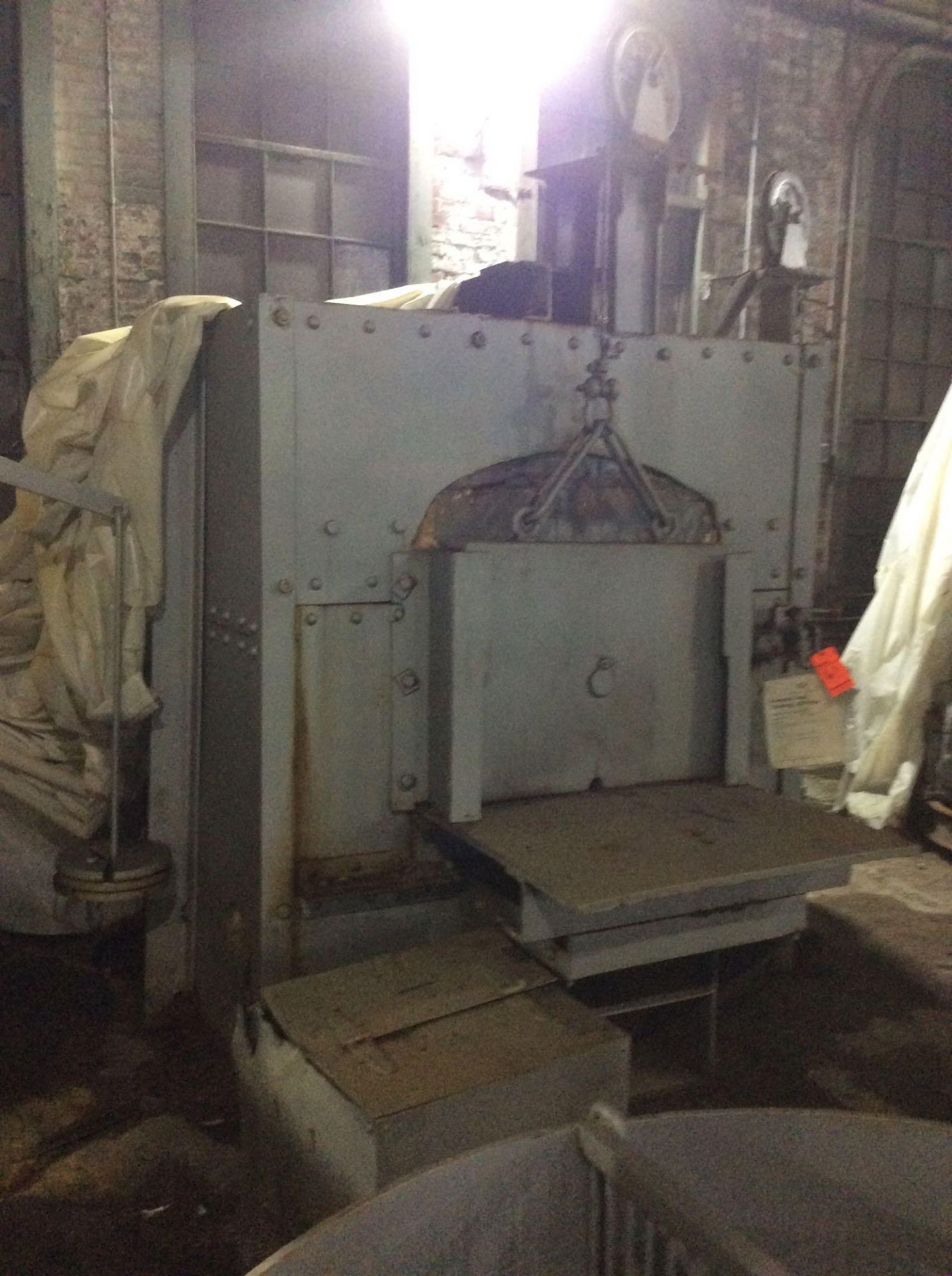 Boston Naval Shipyard oil fired heat treating furnace. One manually operated door, box type, that c - Image 2 of 3