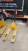 Uline hydraulic pallet jack 5000 pound capacity with 21 inch by 36 inch Forks