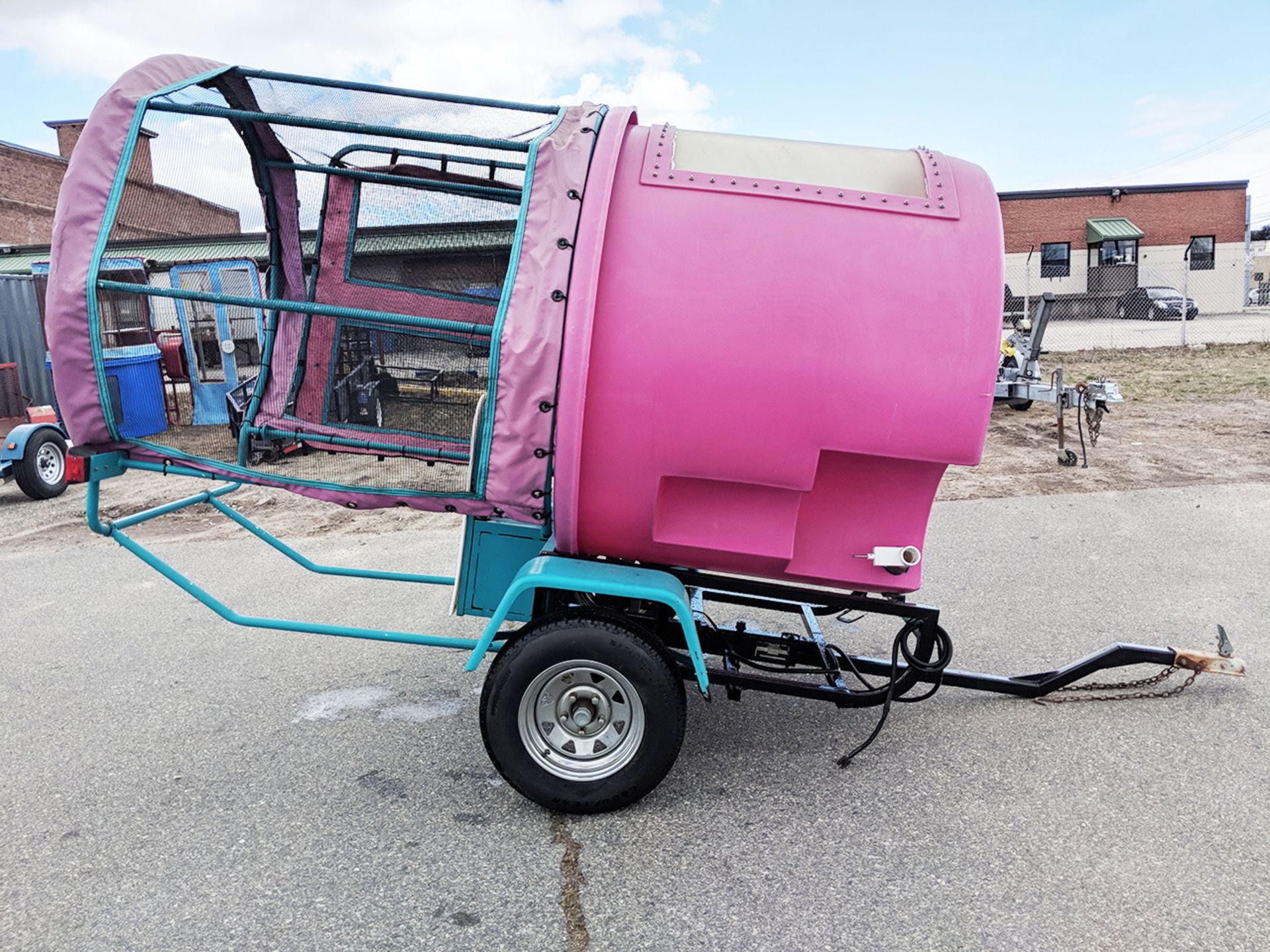 Carriage Creations dunk tank, towable trailer style unit - Image 4 of 5