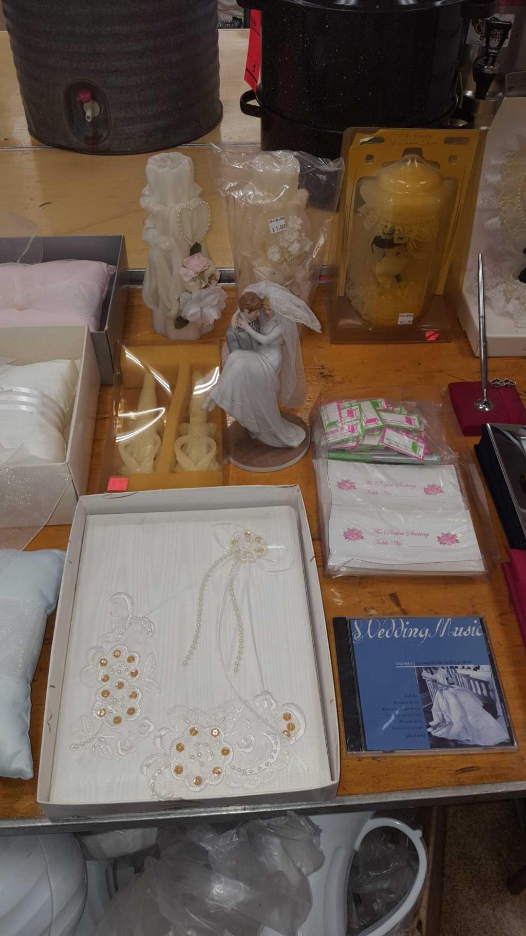 Lot of asst wedding retail glassware, figurines and pillows etc - Image 8 of 9