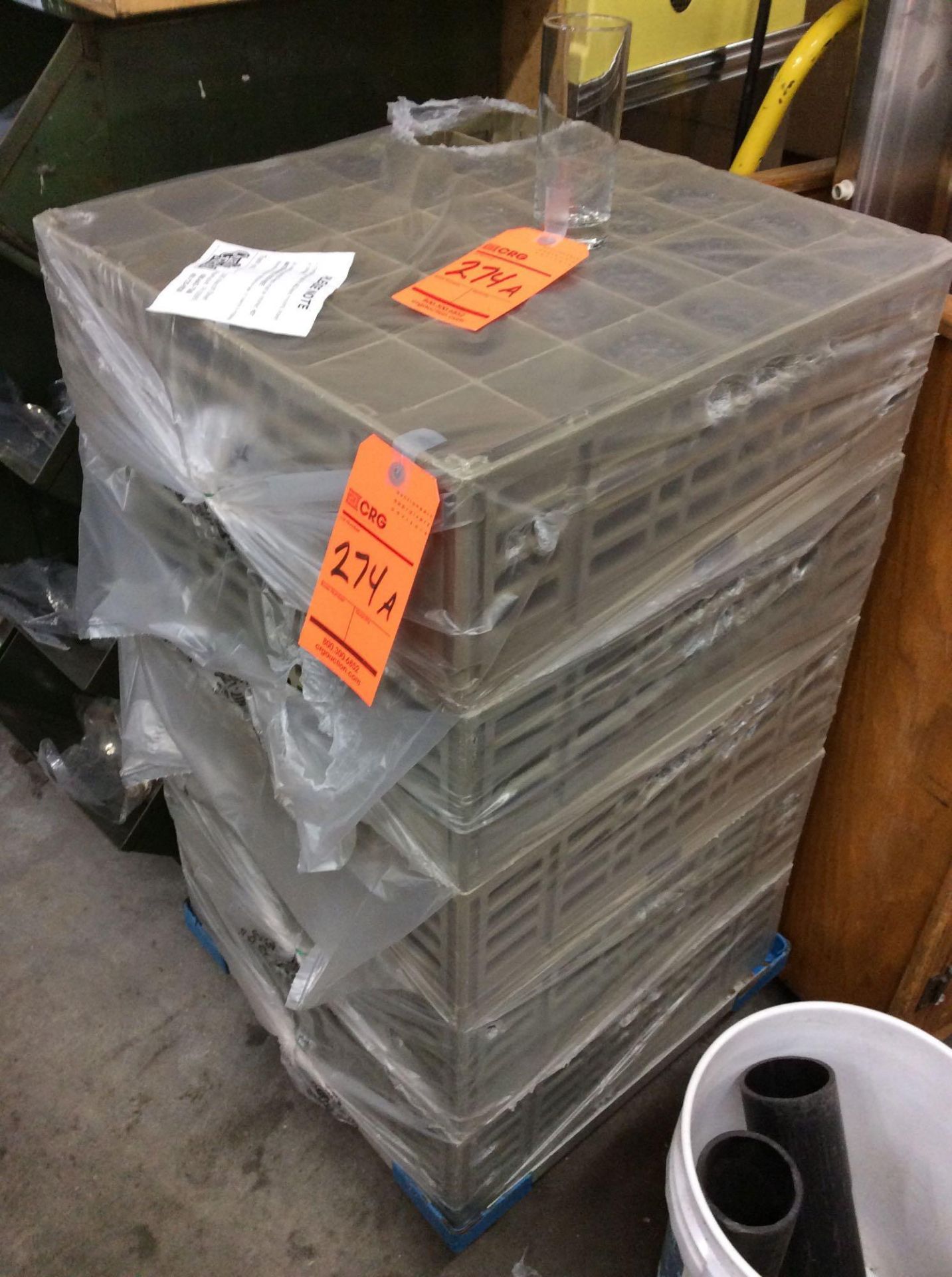 Lot of (162) 12 oz bubble base highball glass with (5) racks, add'l $8 fee per rack - Image 2 of 2