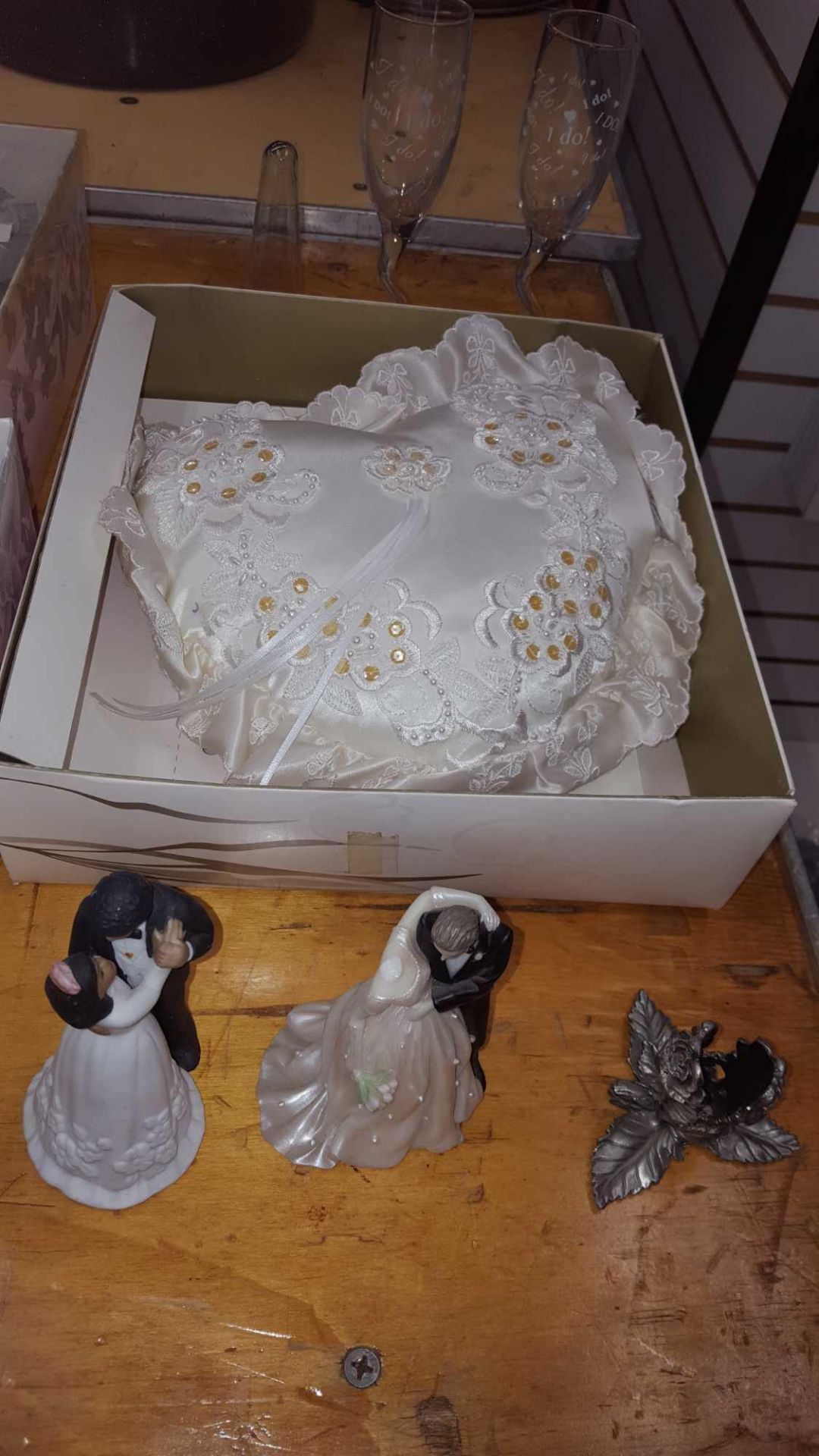 Lot of asst wedding retail glassware, figurines and pillows etc - Image 4 of 9