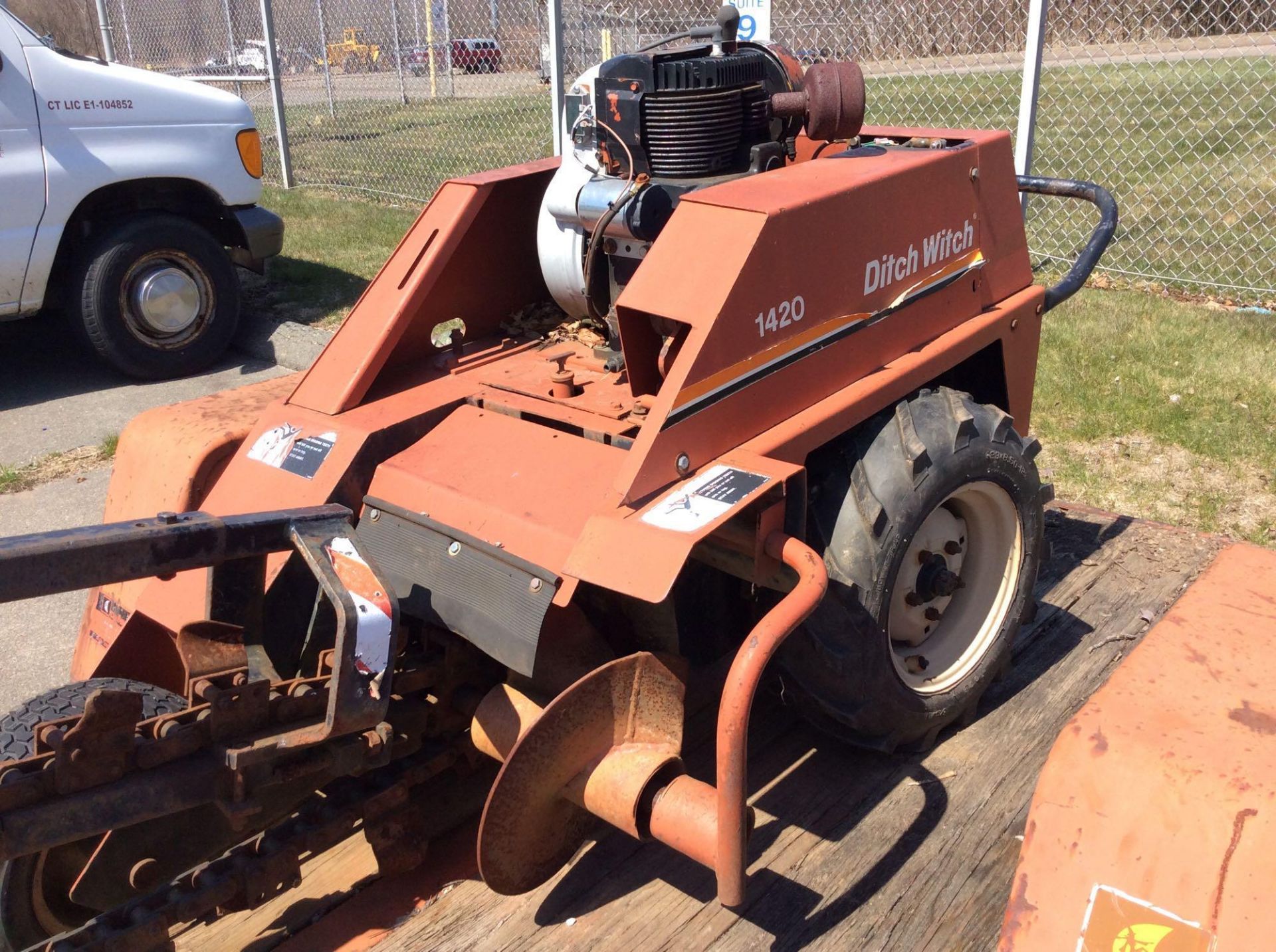 Ditch Witch m/n 1420 ditch digger w/Kohler gas engine s/n 5C1316 - includes Ditch Witch tag-along - Image 2 of 2
