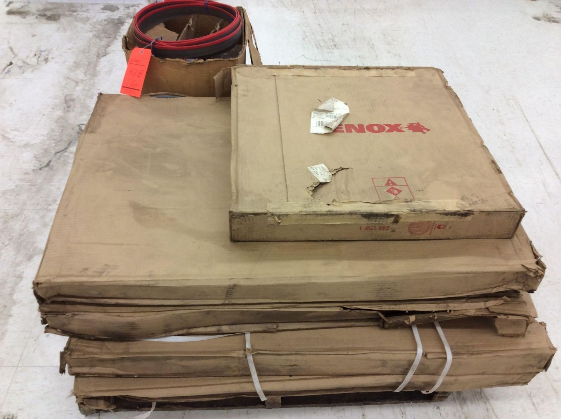 Lot of (11) asst bandsaw blades - includes (5) DoAll 1.25" x 17', (1) Lenox 1.25", and (4) Lenox 2