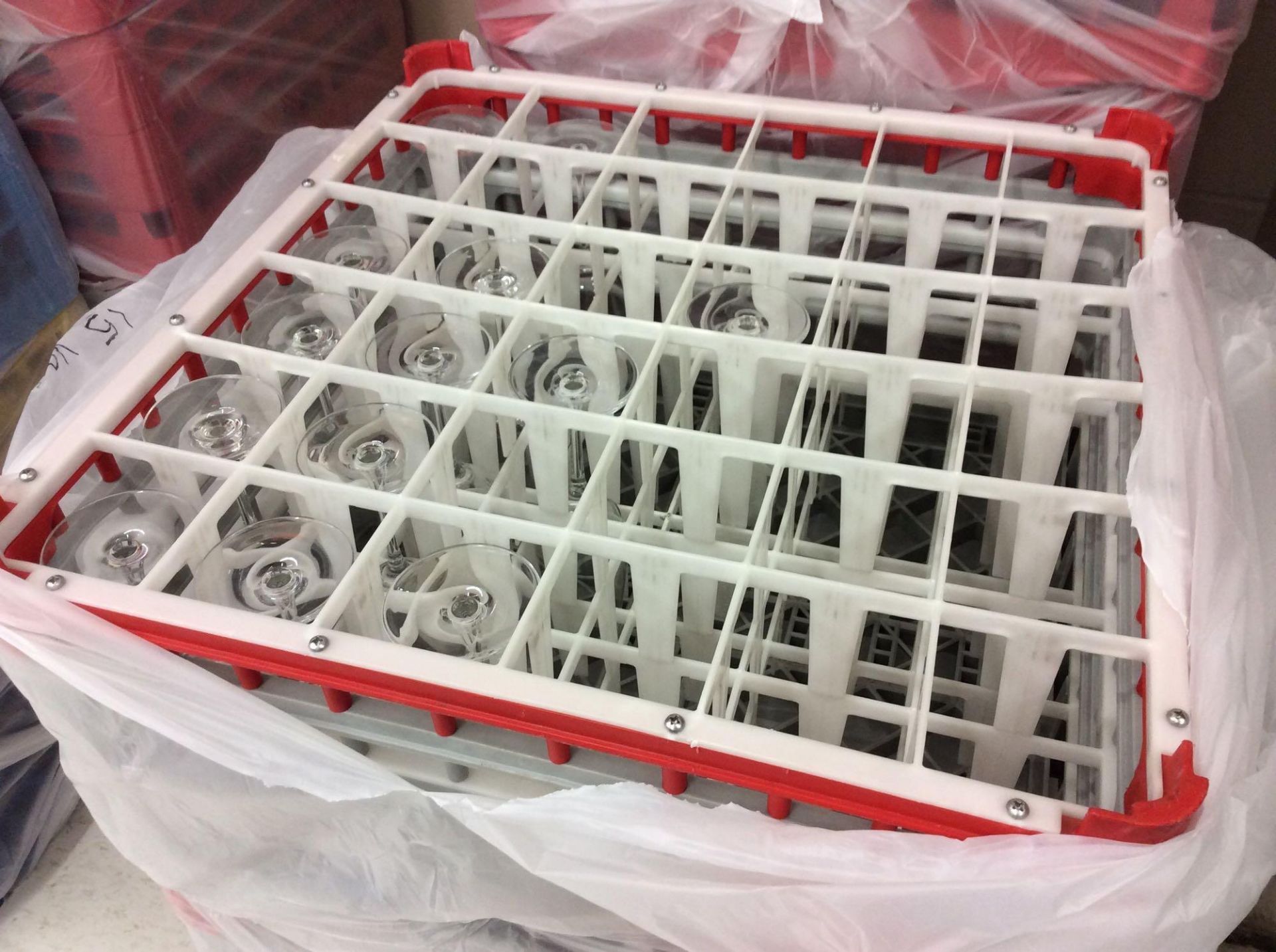 Lot of (206) crystal flute glasses, 8.5" - includes (6) washing/transport racks - Image 2 of 3