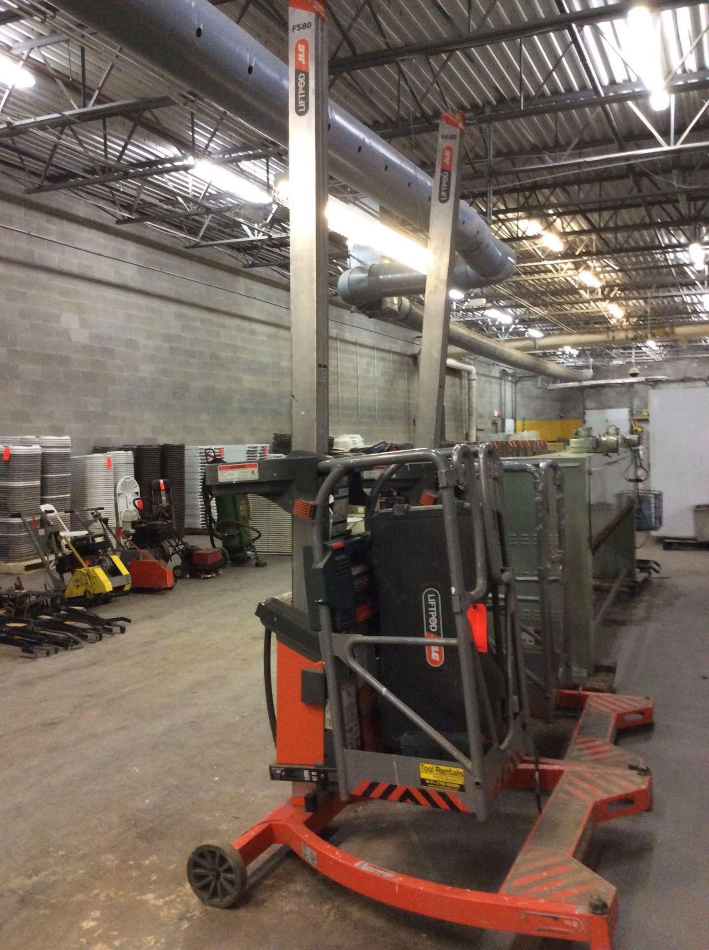 JLG Liftpod m/n FS80 electric manlift w/charger - Image 2 of 2